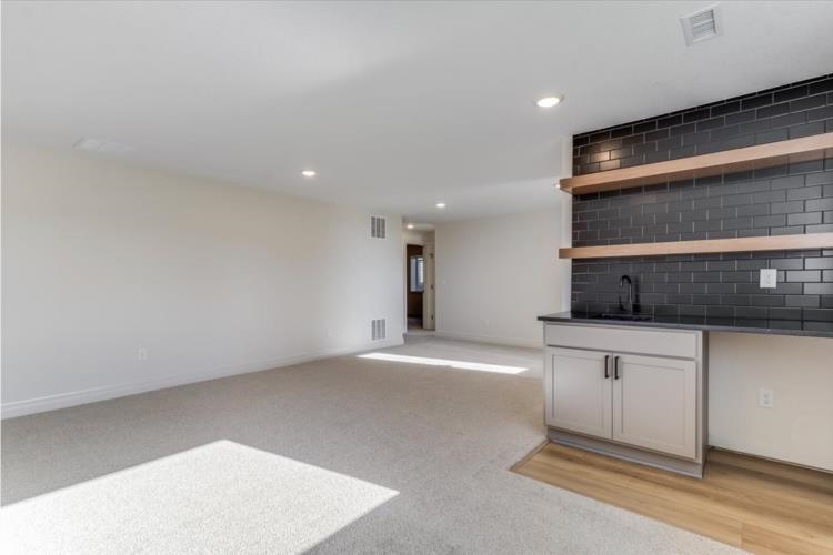 5754 N Edwards Street Wichita KS 67204