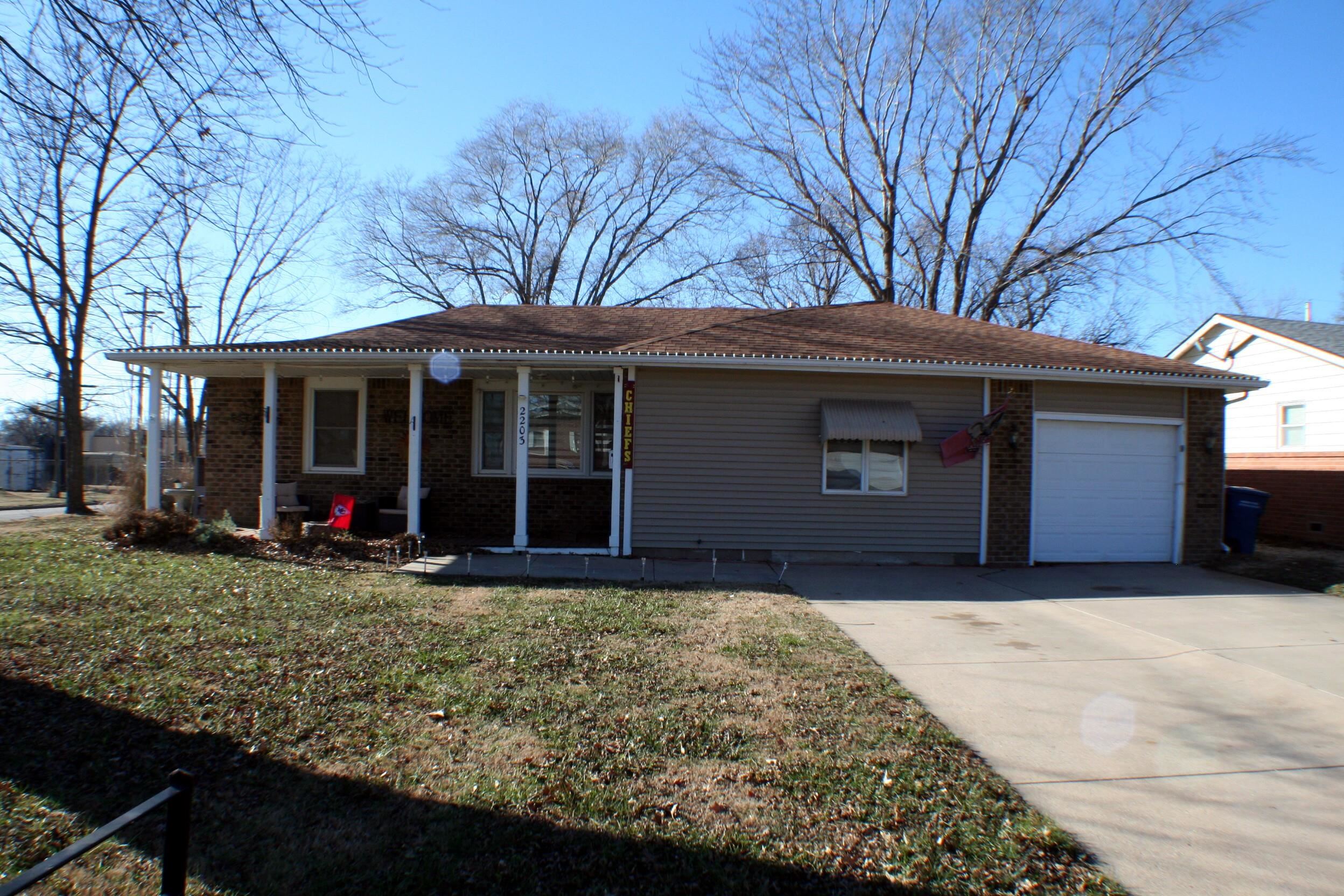 2203 Moyle Street Augusta KS 67010