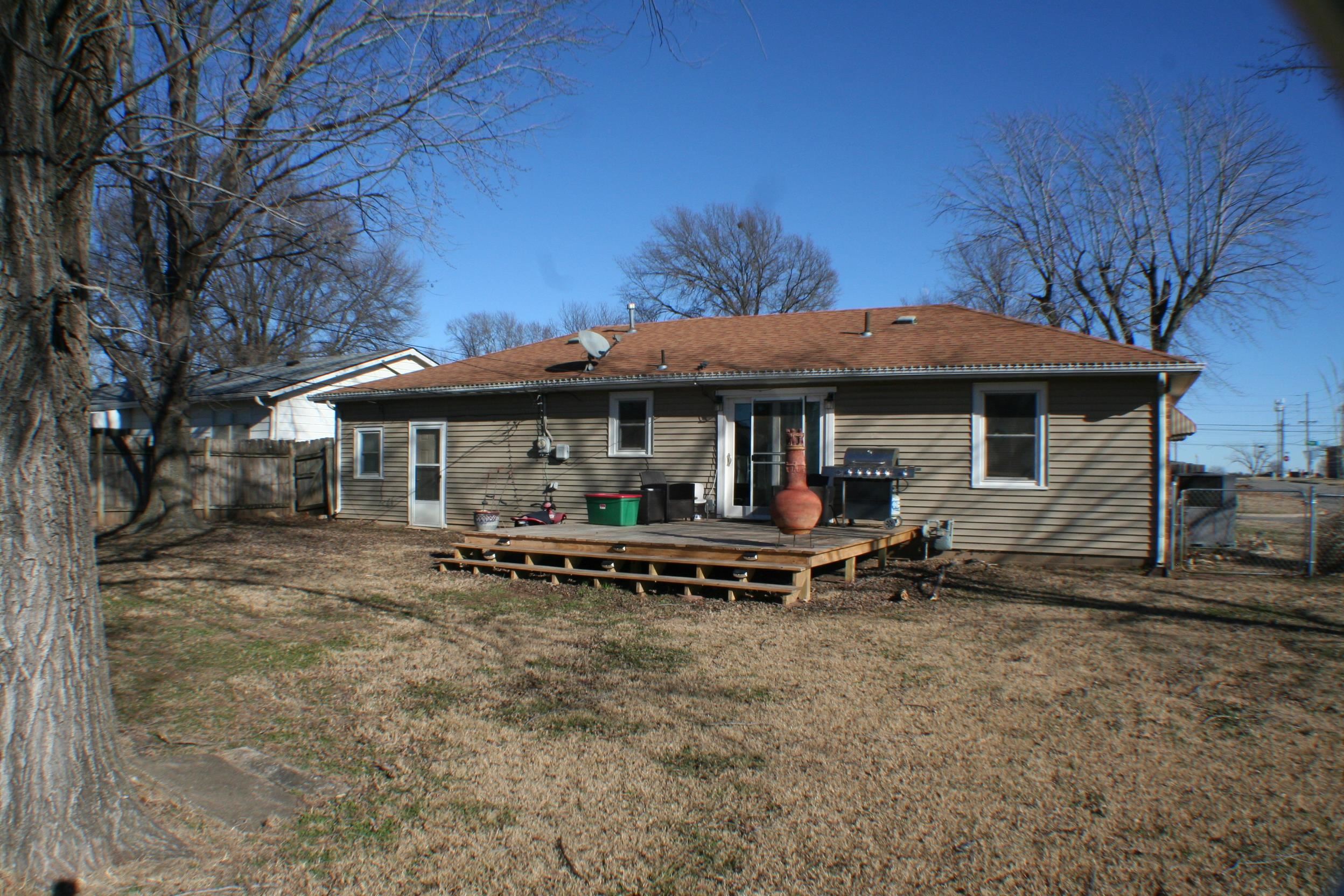 2203 Moyle Street Augusta KS 67010
