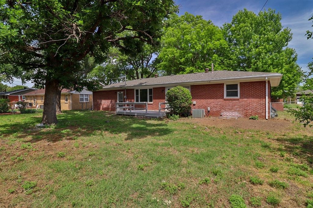 1605 N Illinois Avenue Wichita KS 67203