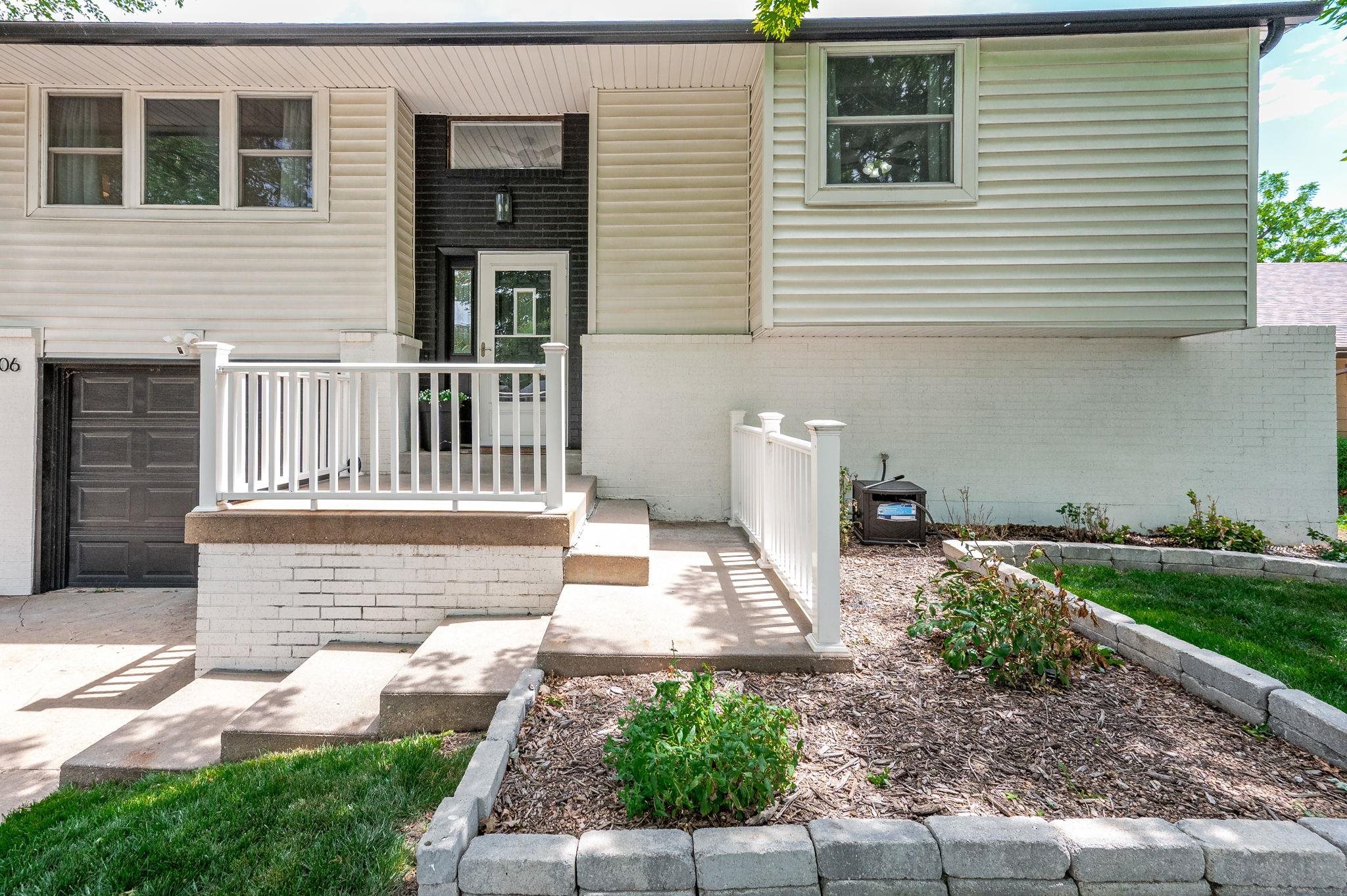 506 S Mount Carmel Wichita KS 67213
