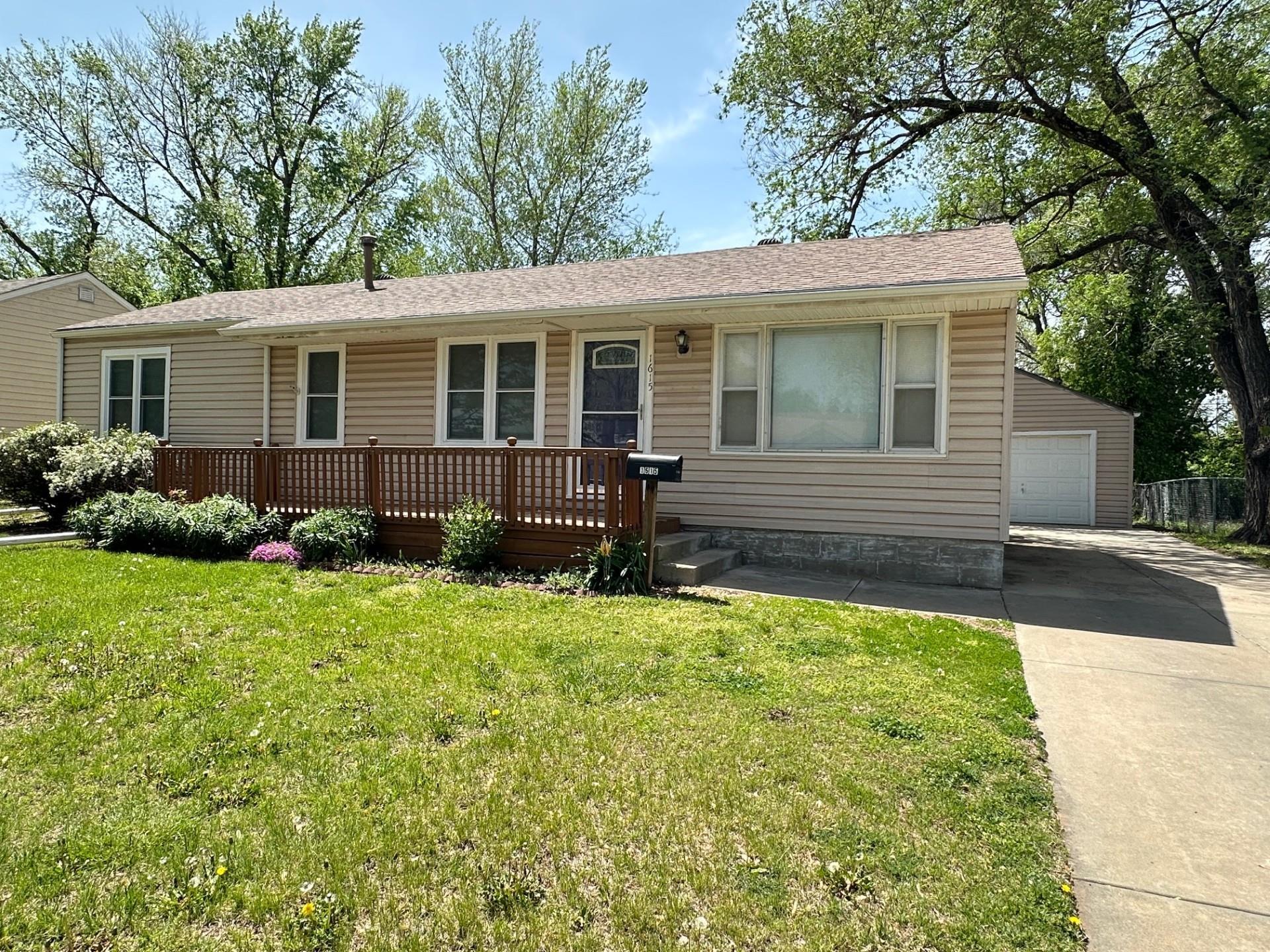 1615 Robbins Street Augusta KS 67010