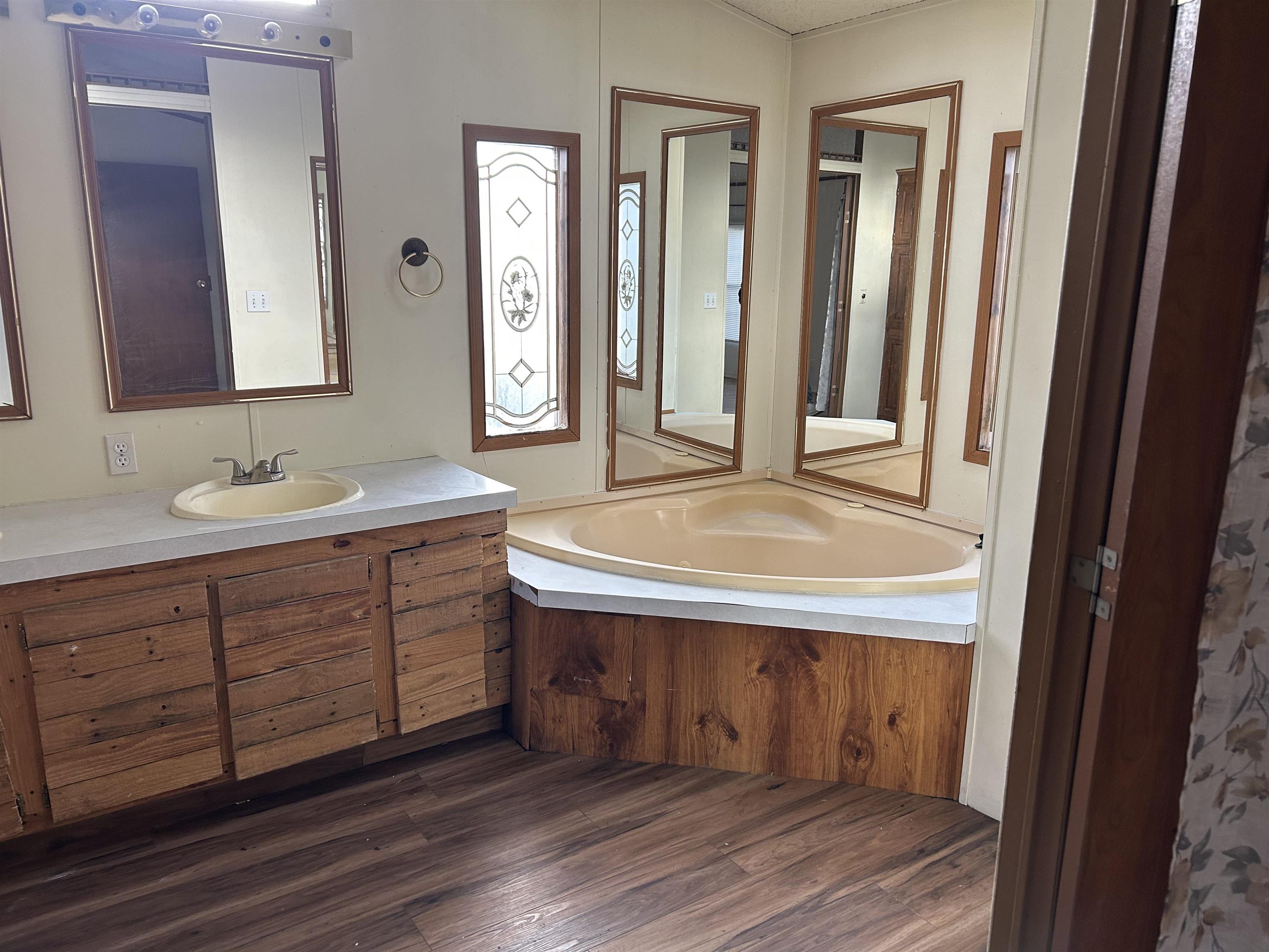 1513 E Idlewild Drive Wichita KS 67216