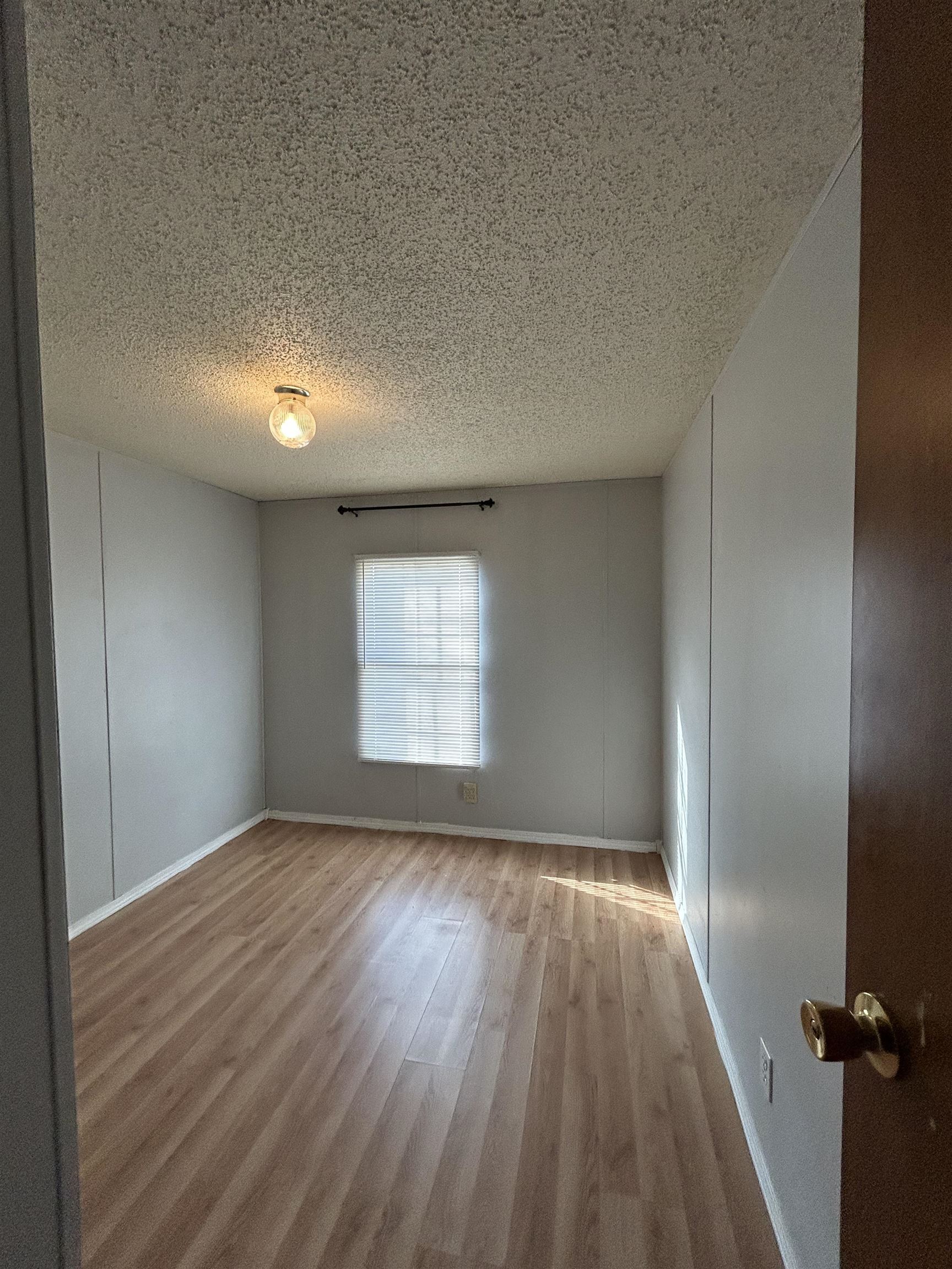 1513 E Idlewild Drive Wichita KS 67216