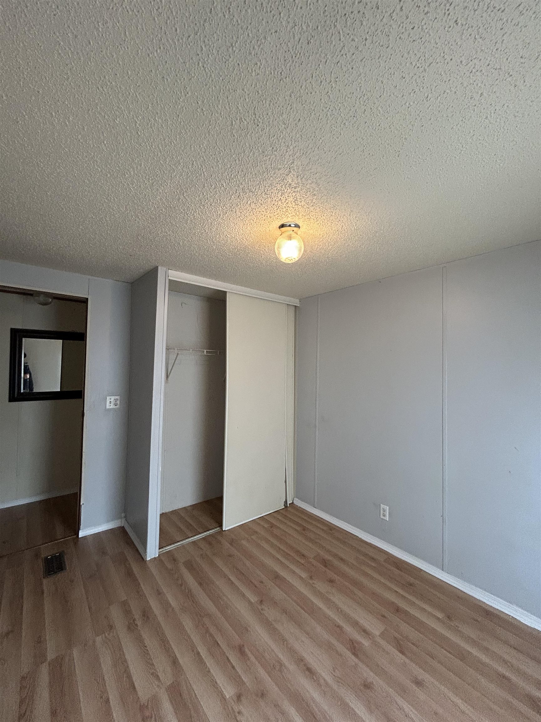 1513 E Idlewild Drive Wichita KS 67216