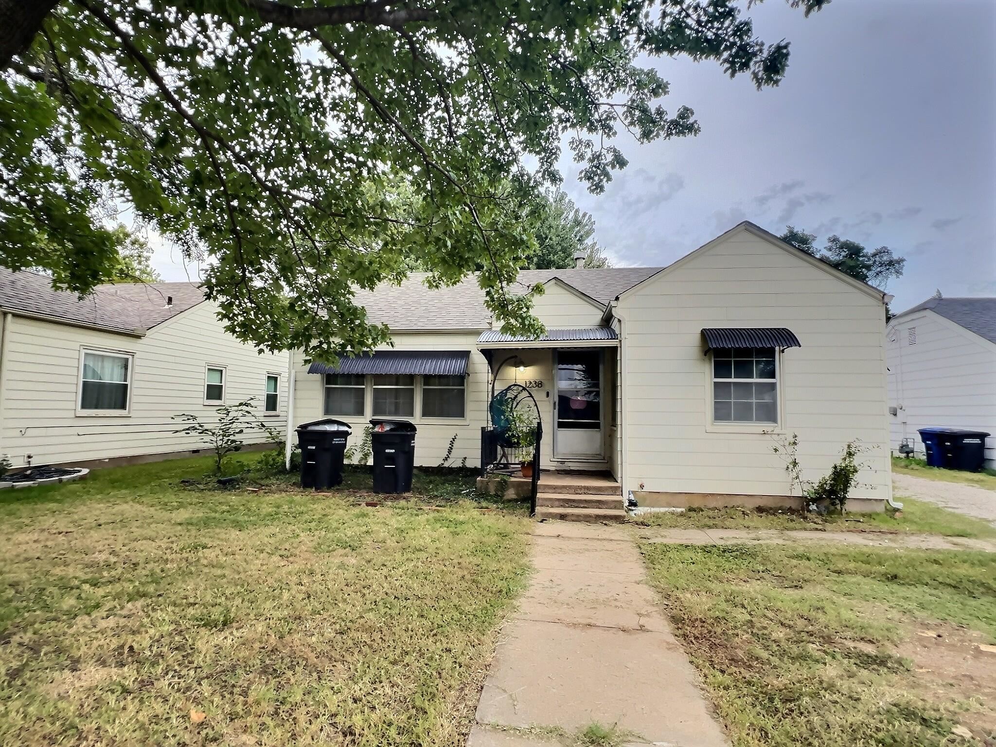 1238 Dearborn Street Augusta KS 67010