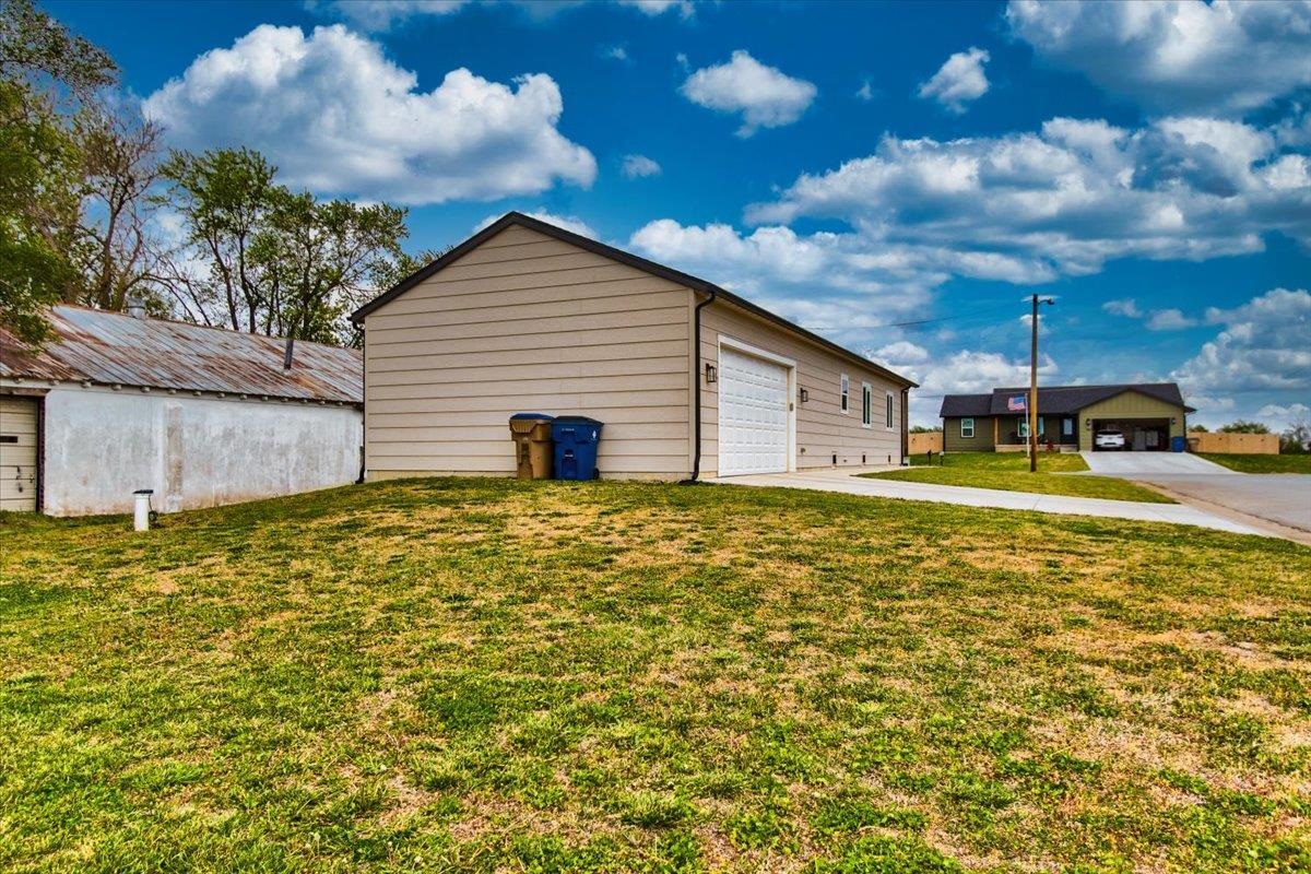 215 S Commercial Avenue Sedgwick KS 67135