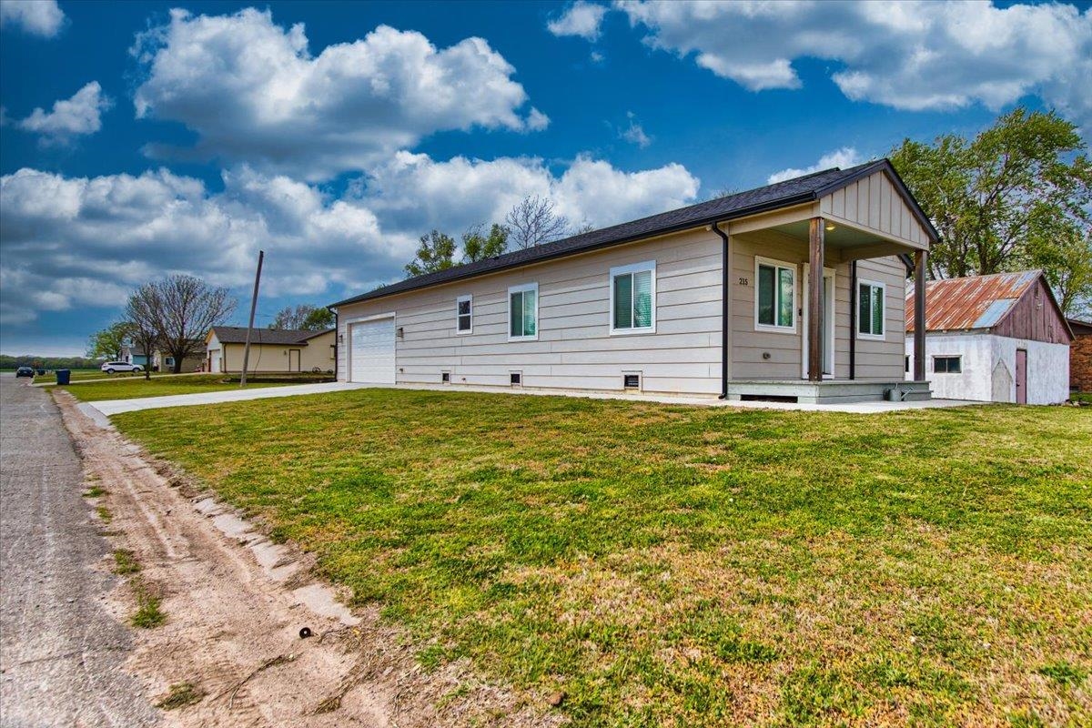 215 S Commercial Avenue Sedgwick KS 67135