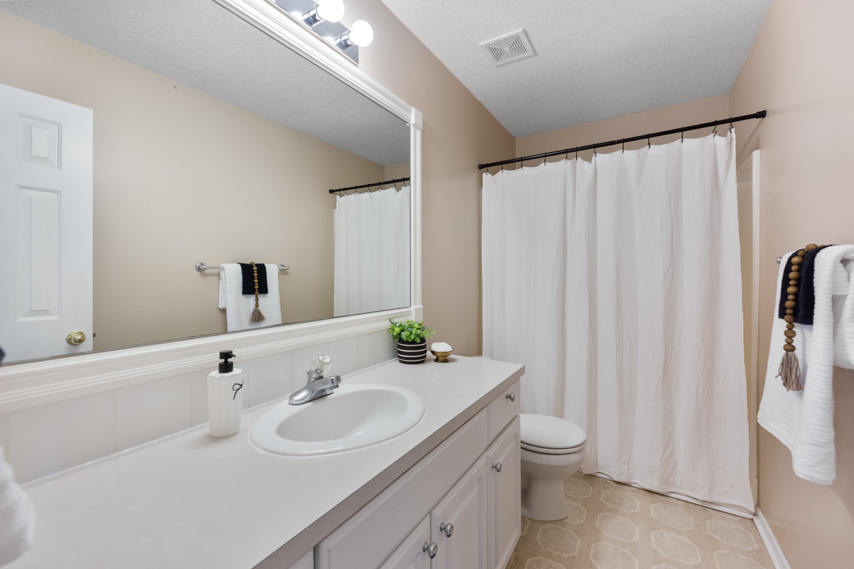 1805 S Hoyt Circle Wichita KS 67207
