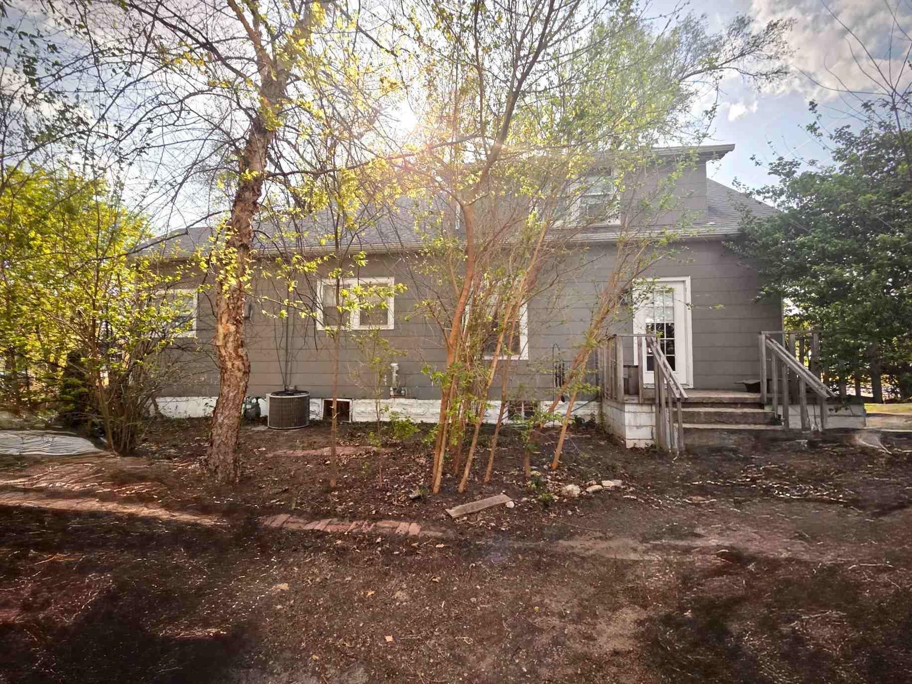 223 W 12th Street Newton KS 67114