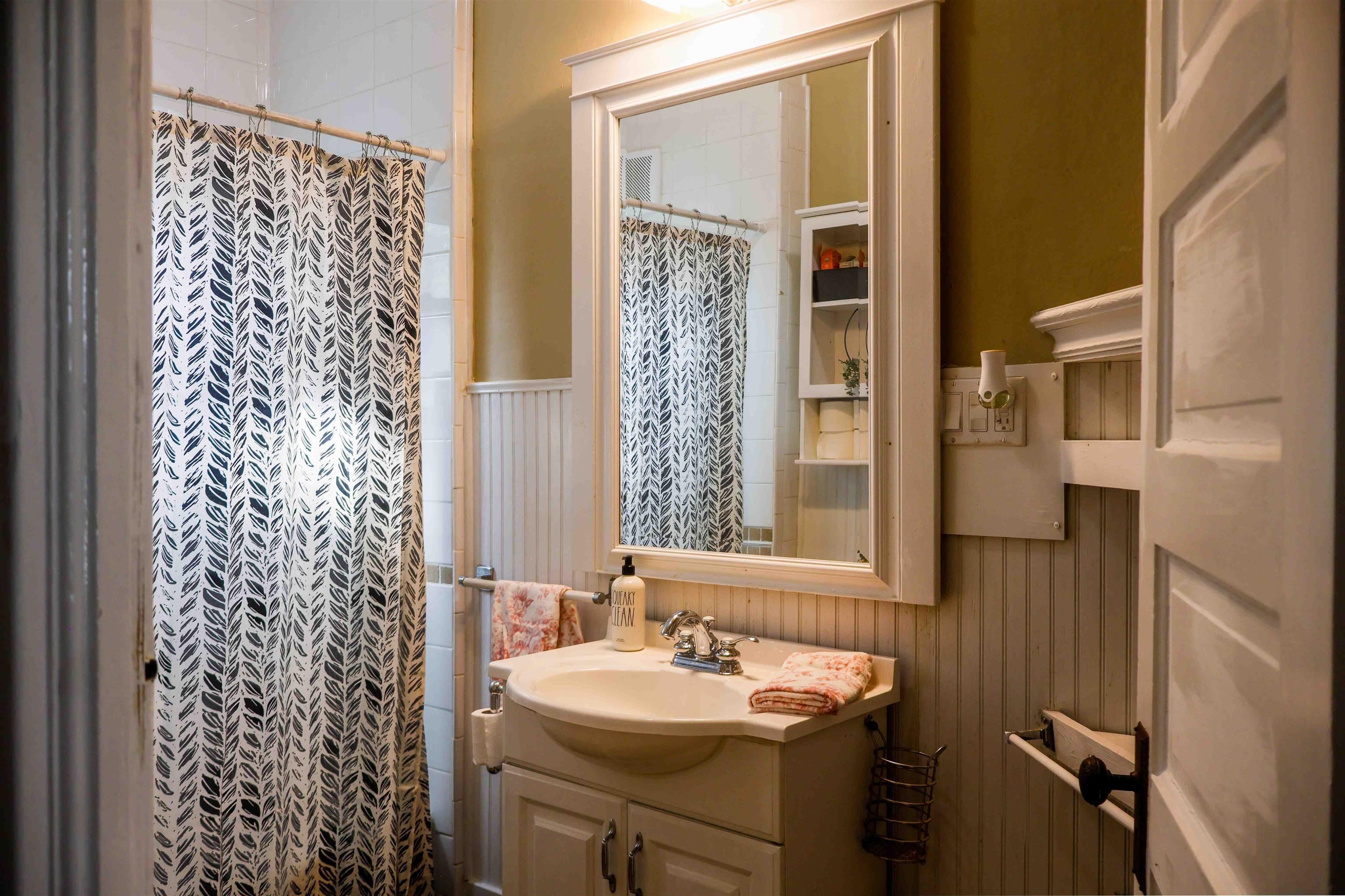 223 W 12th Street Newton KS 67114