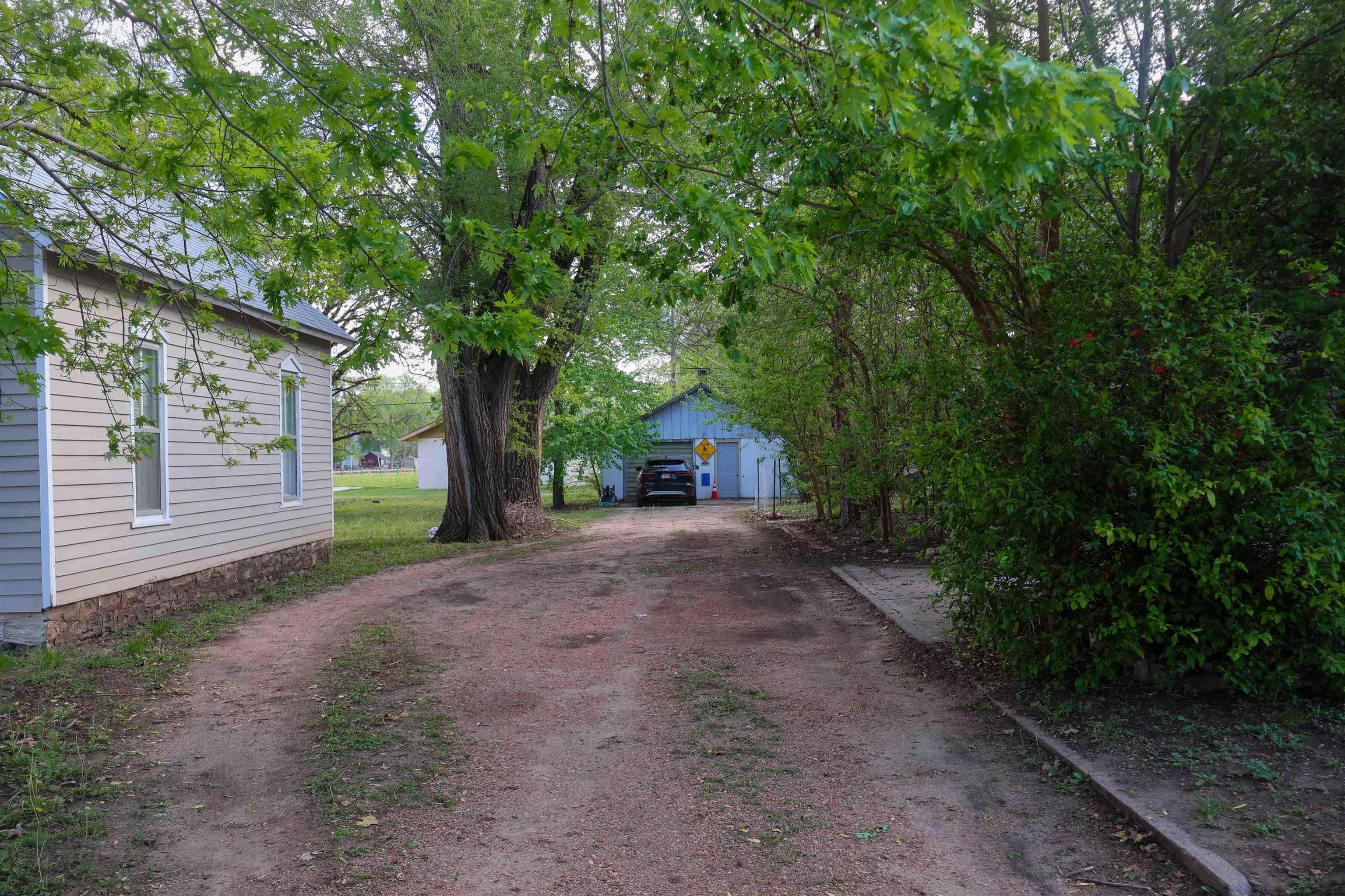 223 W 12th Street Newton KS 67114