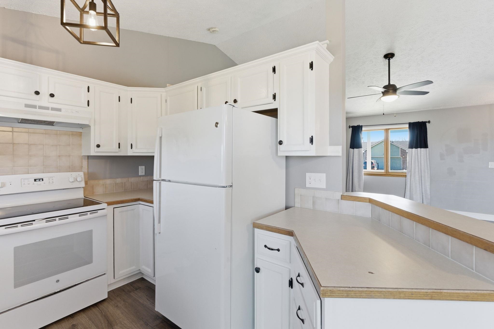 1137 N Burrows Street Belle Plaine KS 67013