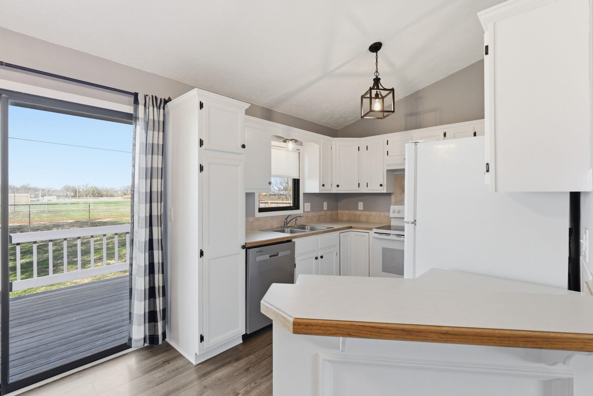 1137 N Burrows Street Belle Plaine KS 67013