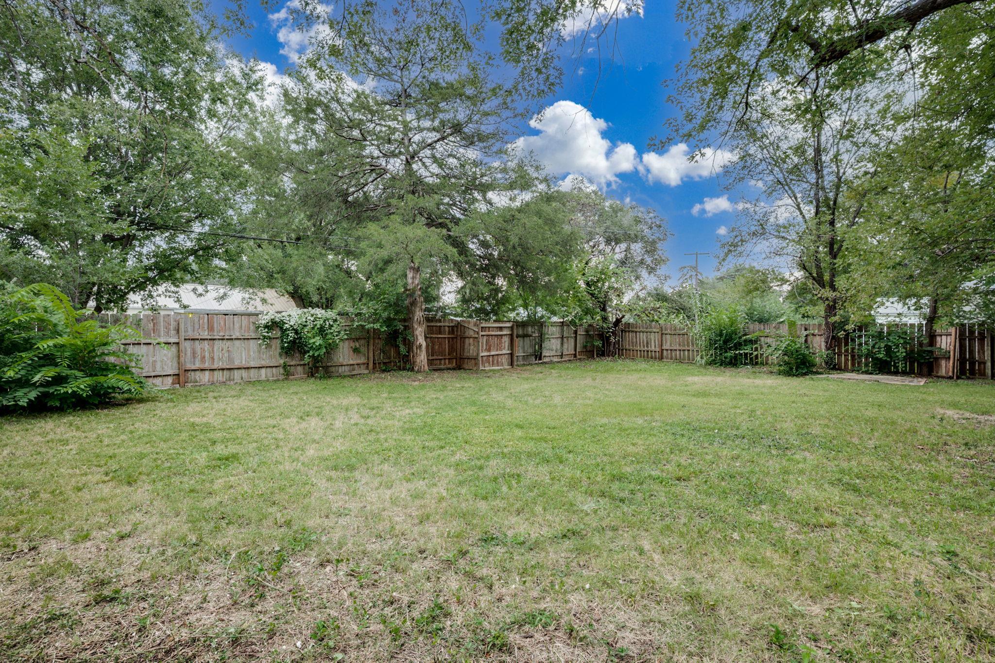 1728 Dearborn Street Augusta KS 67010