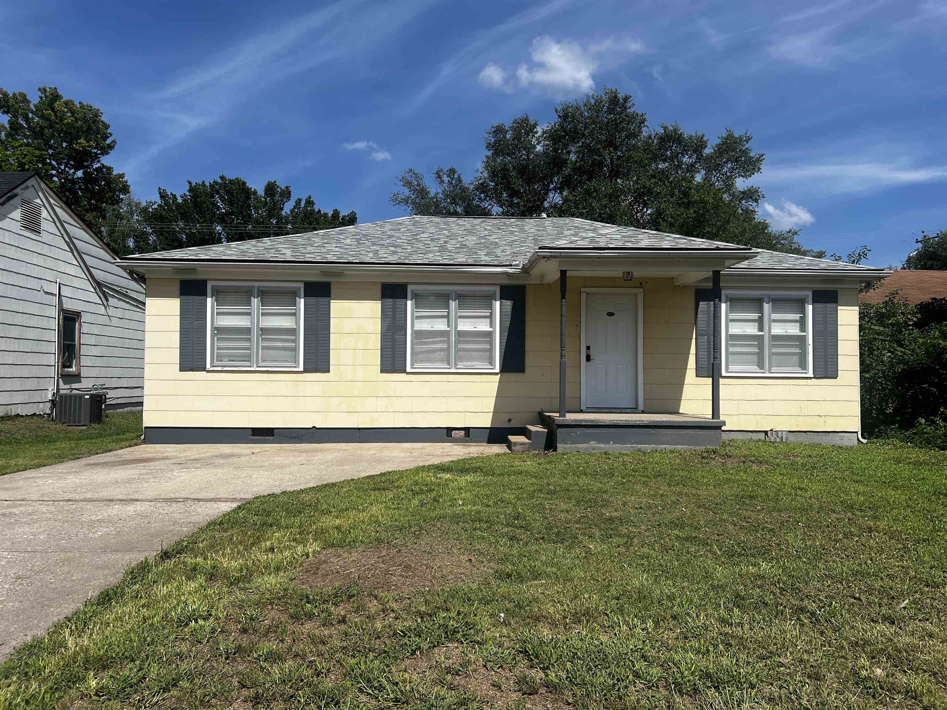 712 N 8 Arkansas City KS 67005