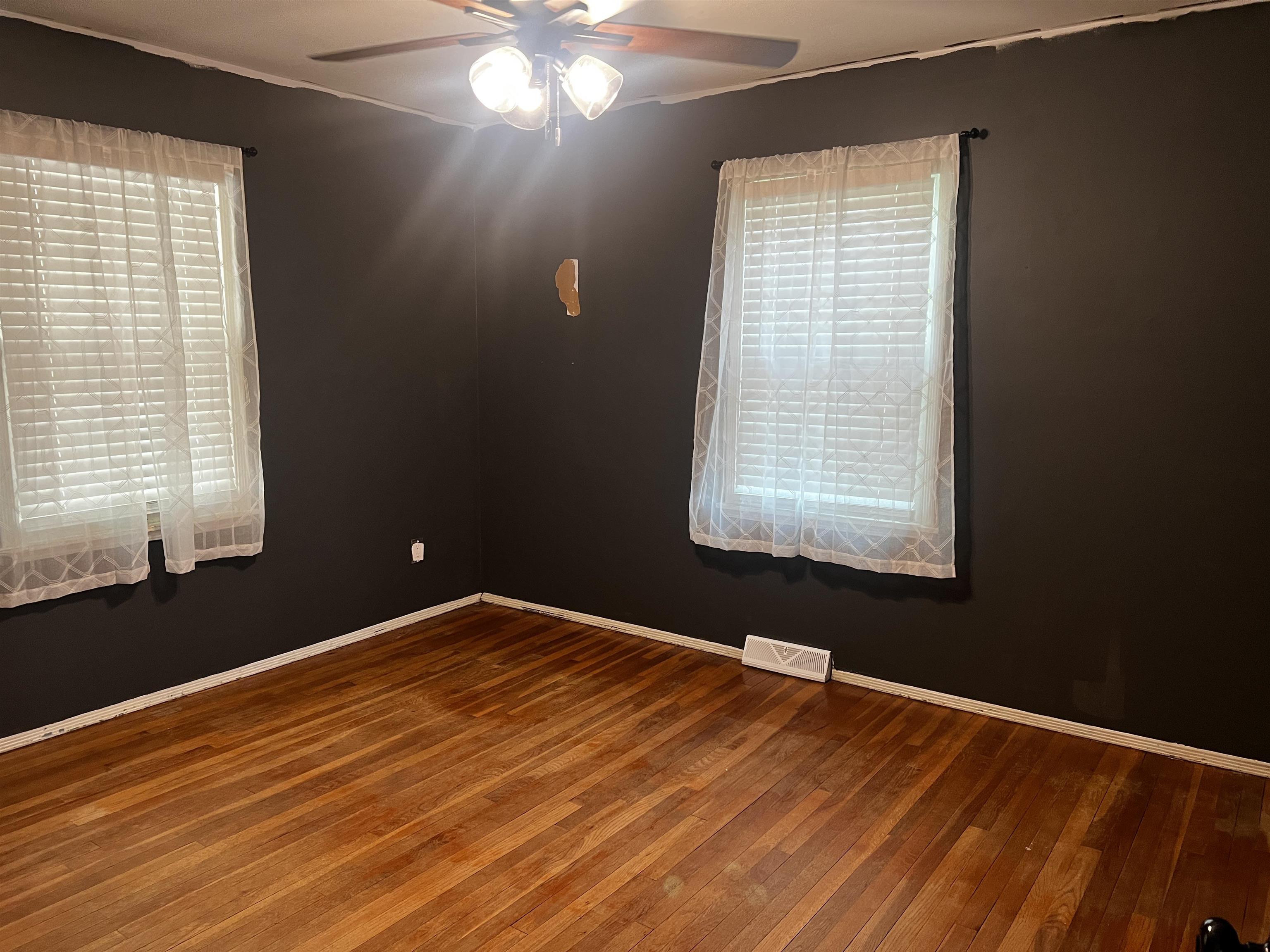 712 N 8 Arkansas City KS 67005