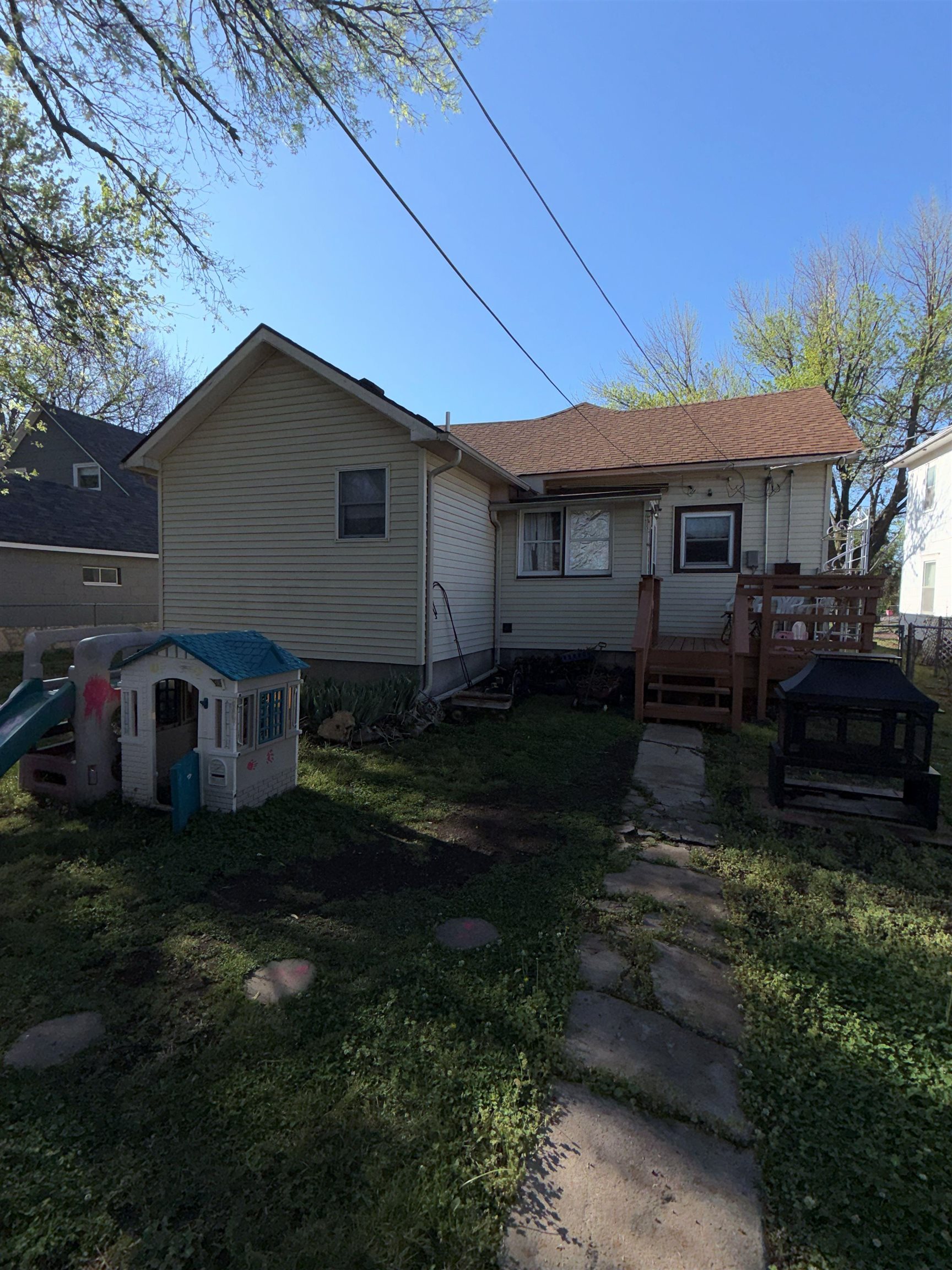 710 E 14th Avenue Winfield KS 67156