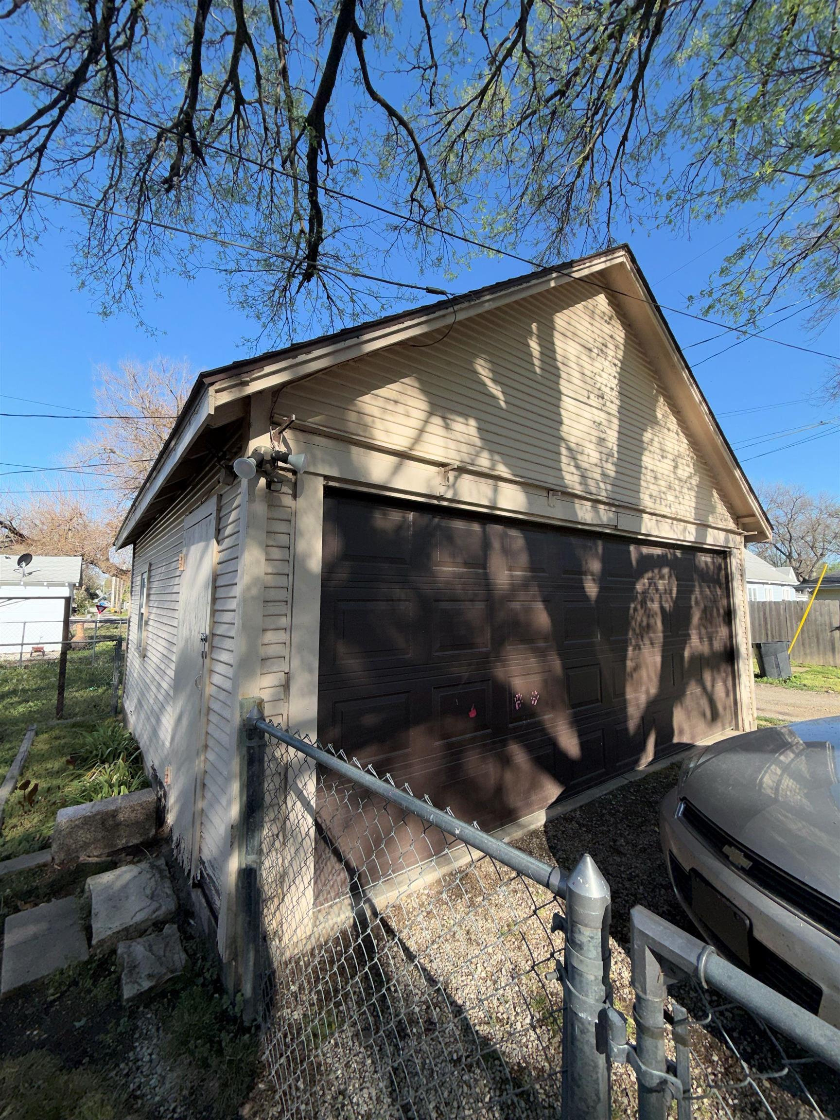 710 E 14th Avenue Winfield KS 67156