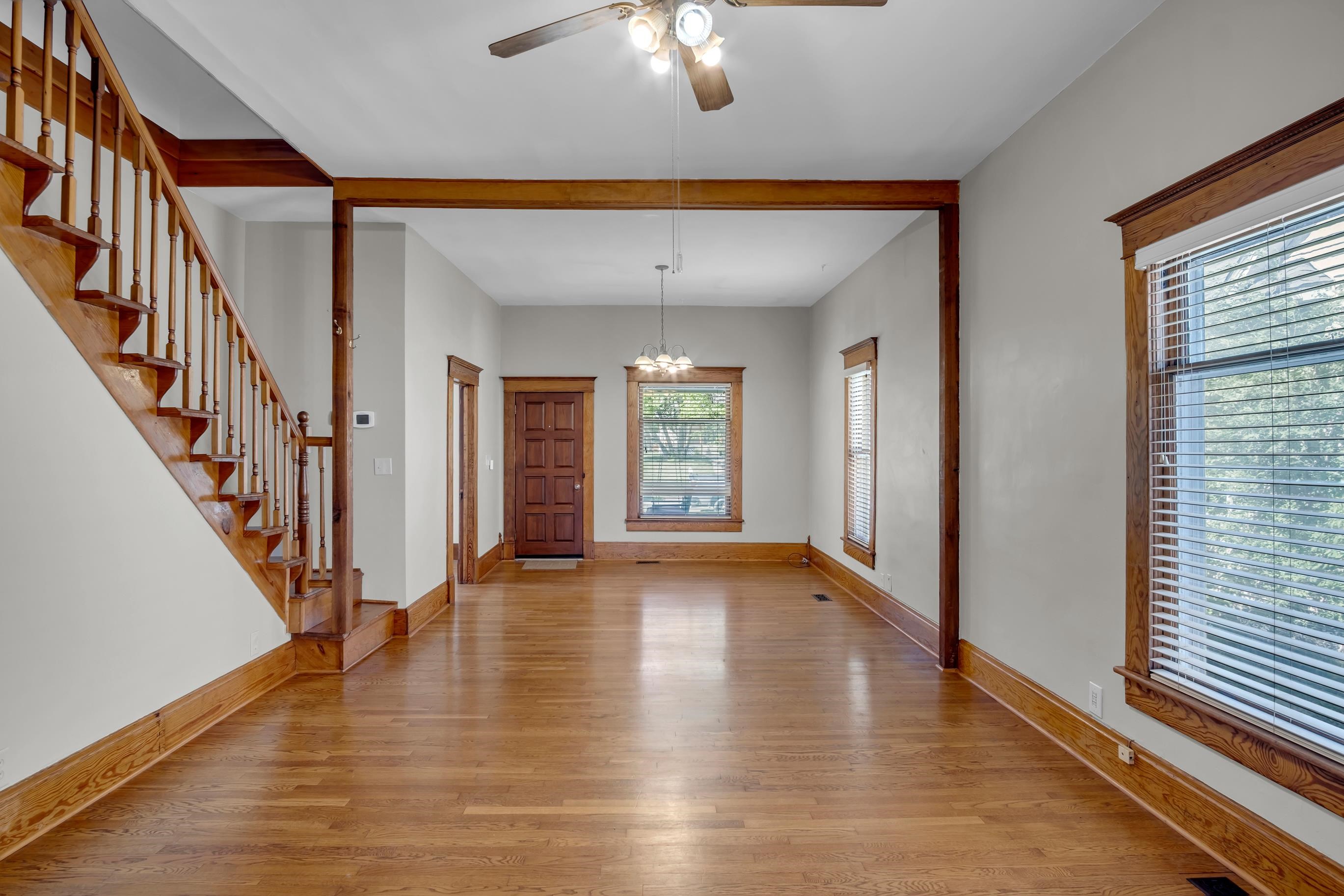 221 E 10th Newton KS 67114