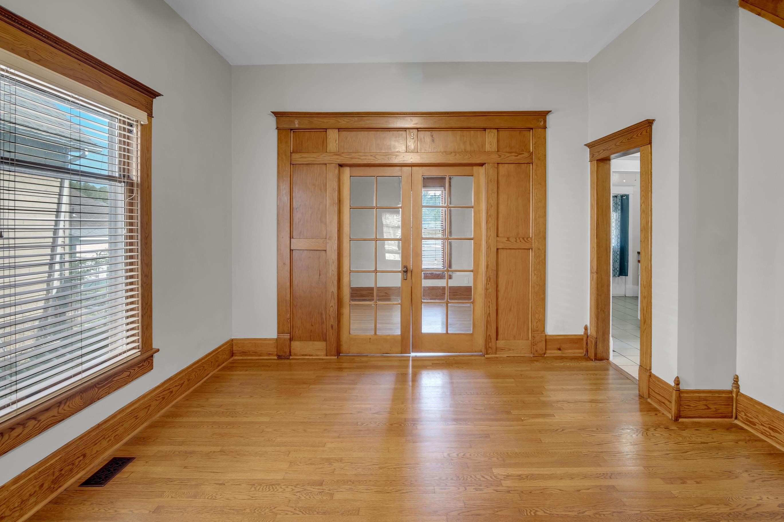 221 E 10th Newton KS 67114