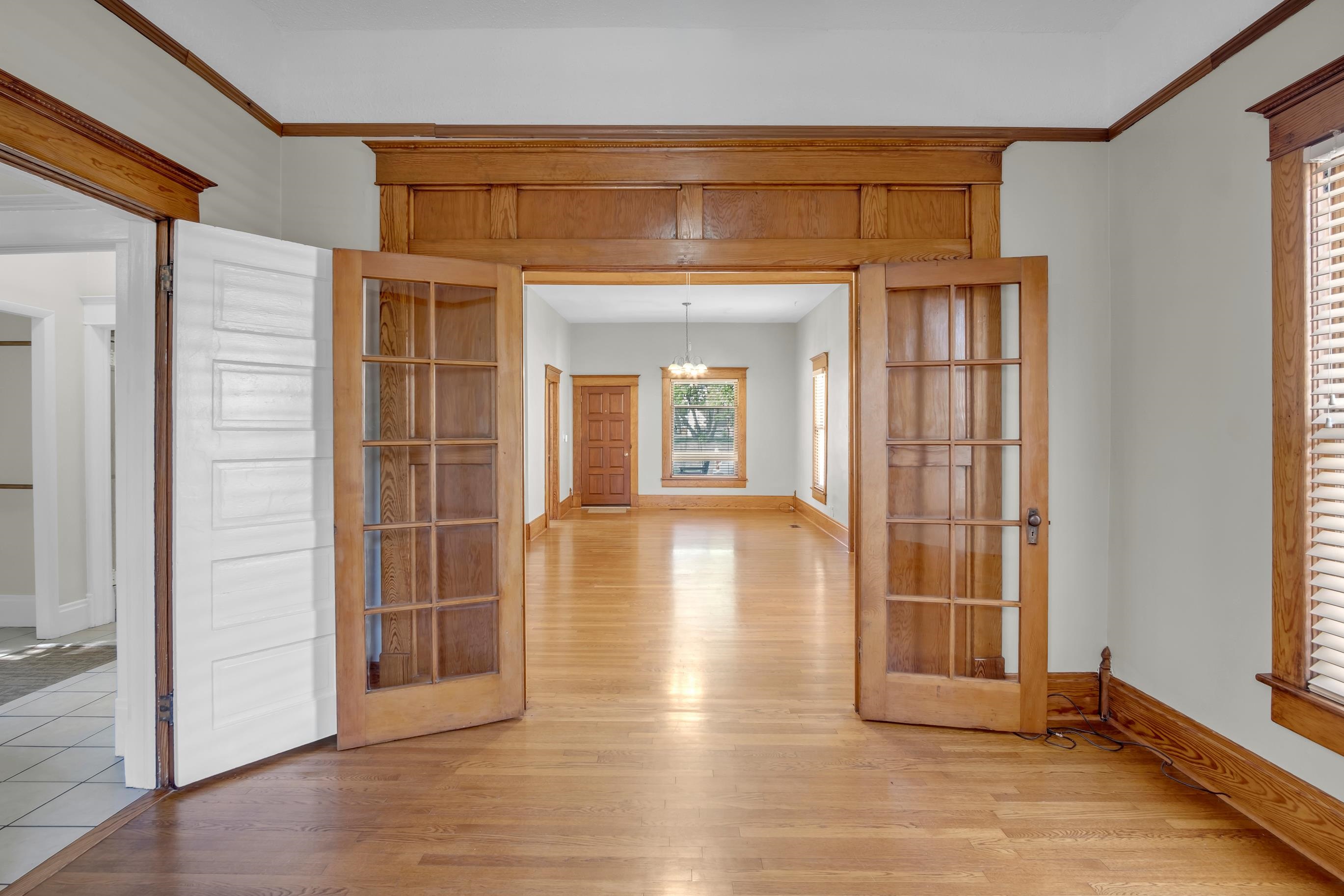 221 E 10th Newton KS 67114