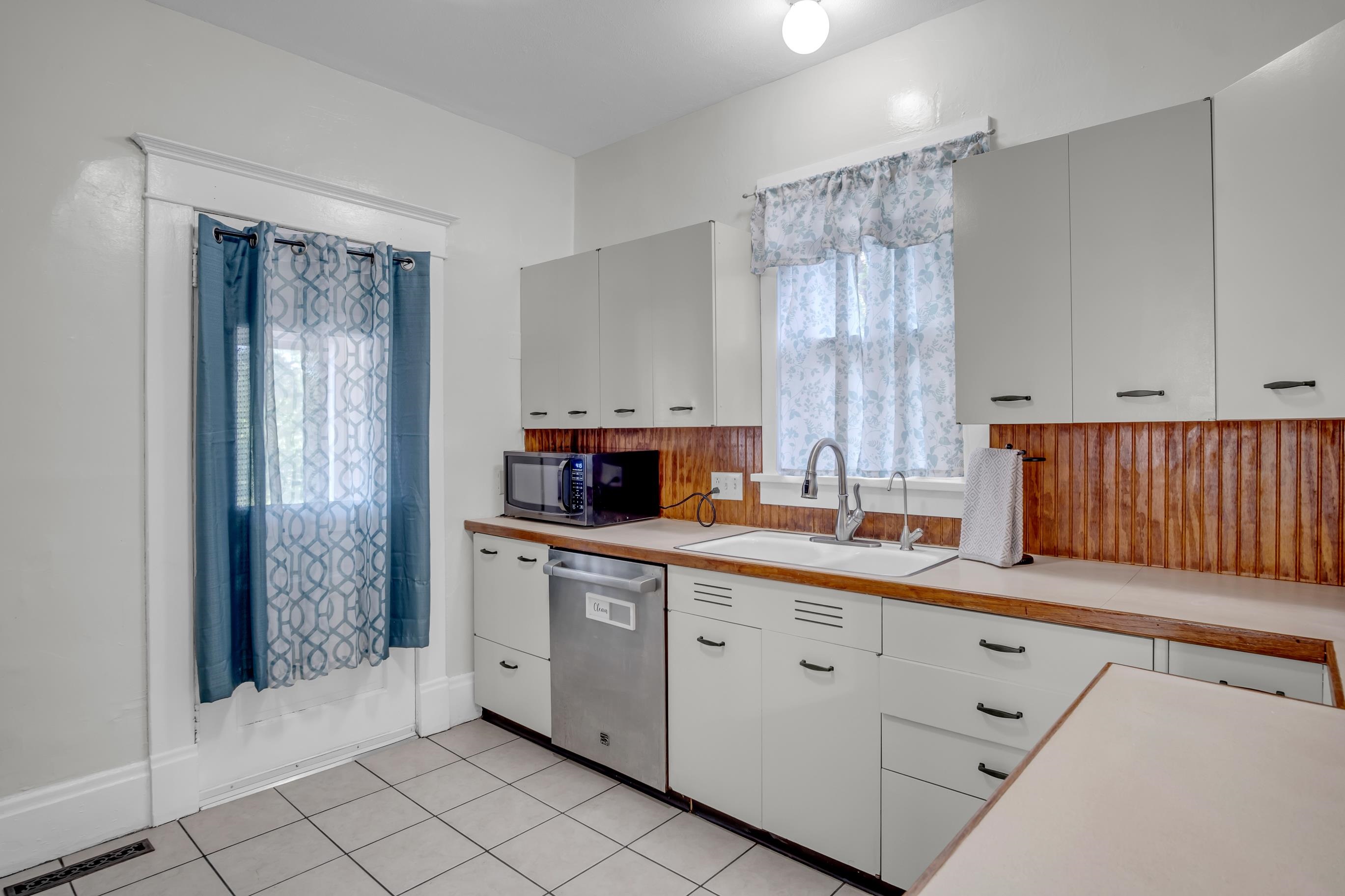 221 E 10th Newton KS 67114