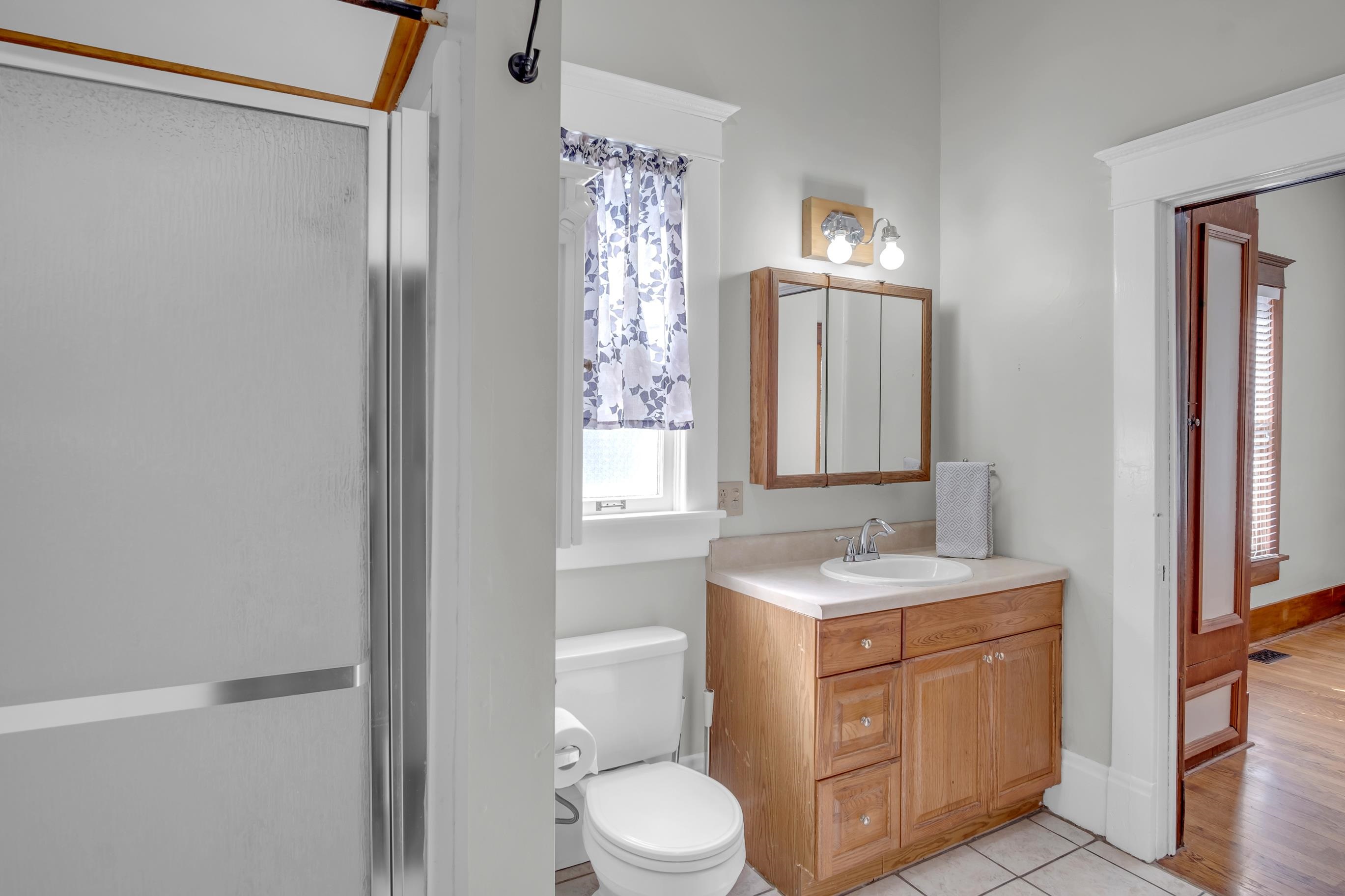 221 E 10th Newton KS 67114