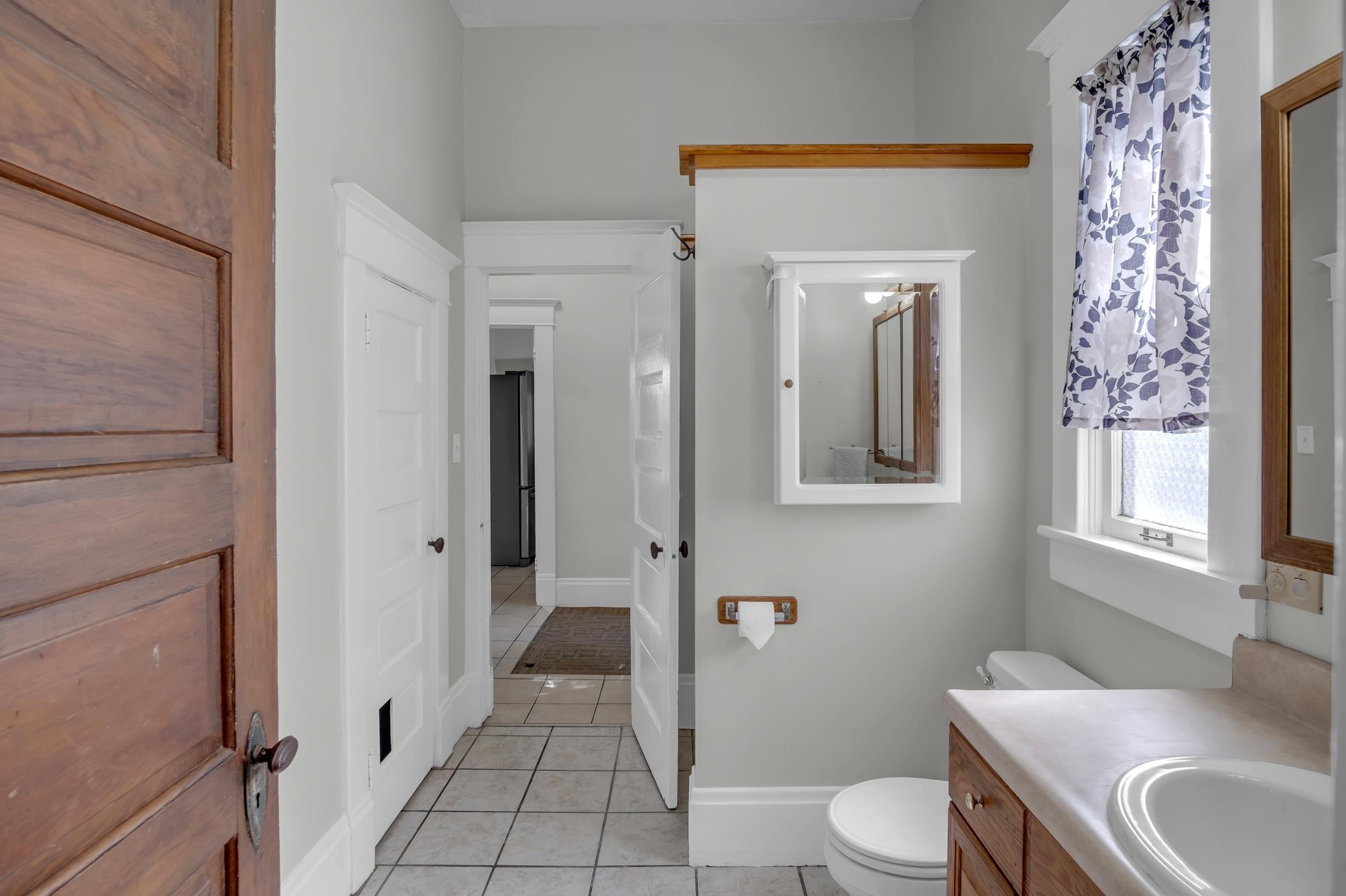 221 E 10th Newton KS 67114