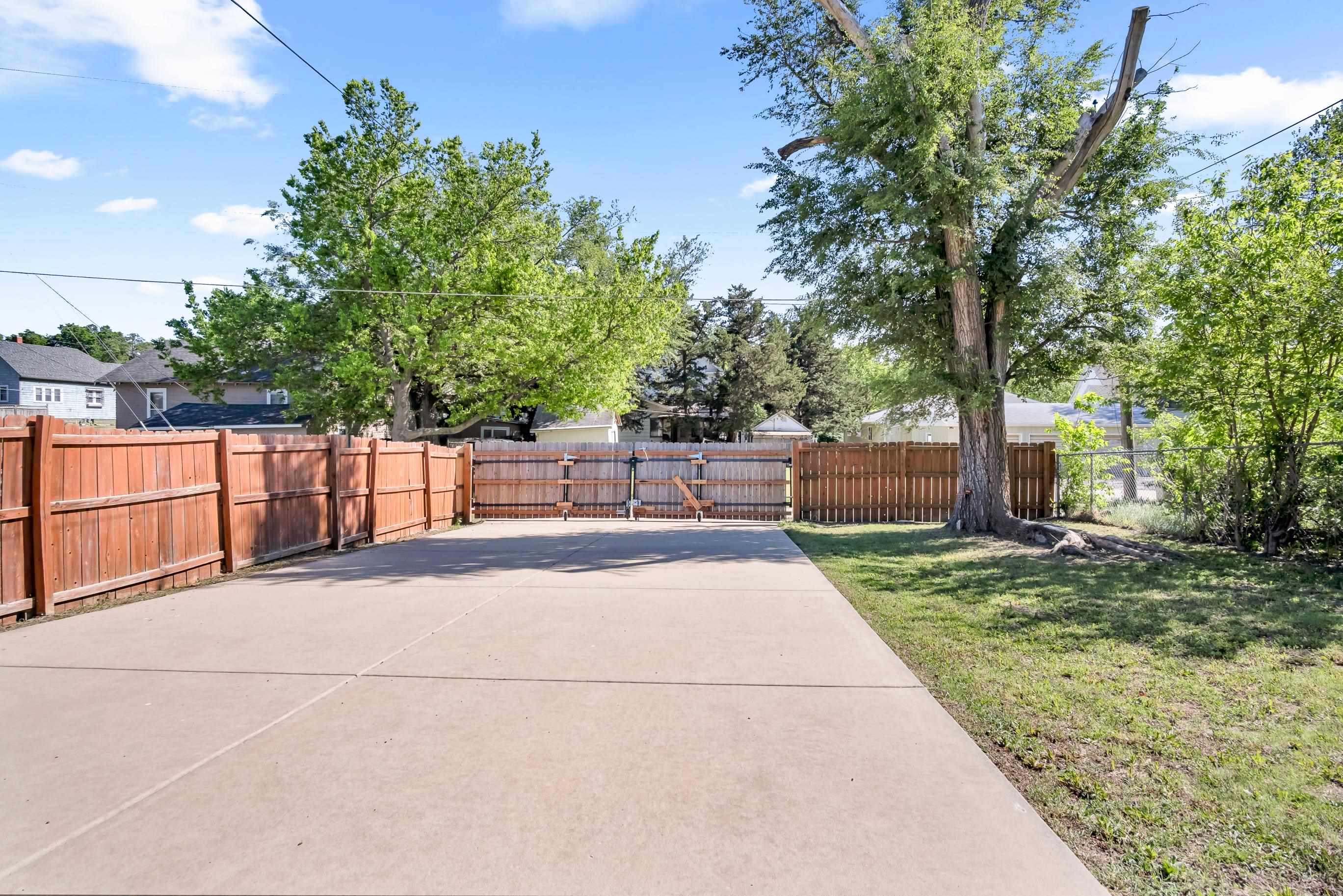 221 E 10th Newton KS 67114