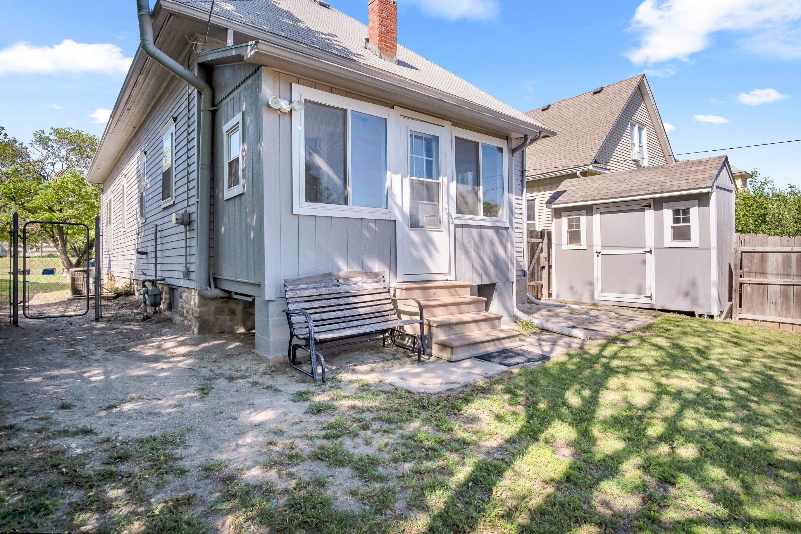 221 E 10th Newton KS 67114