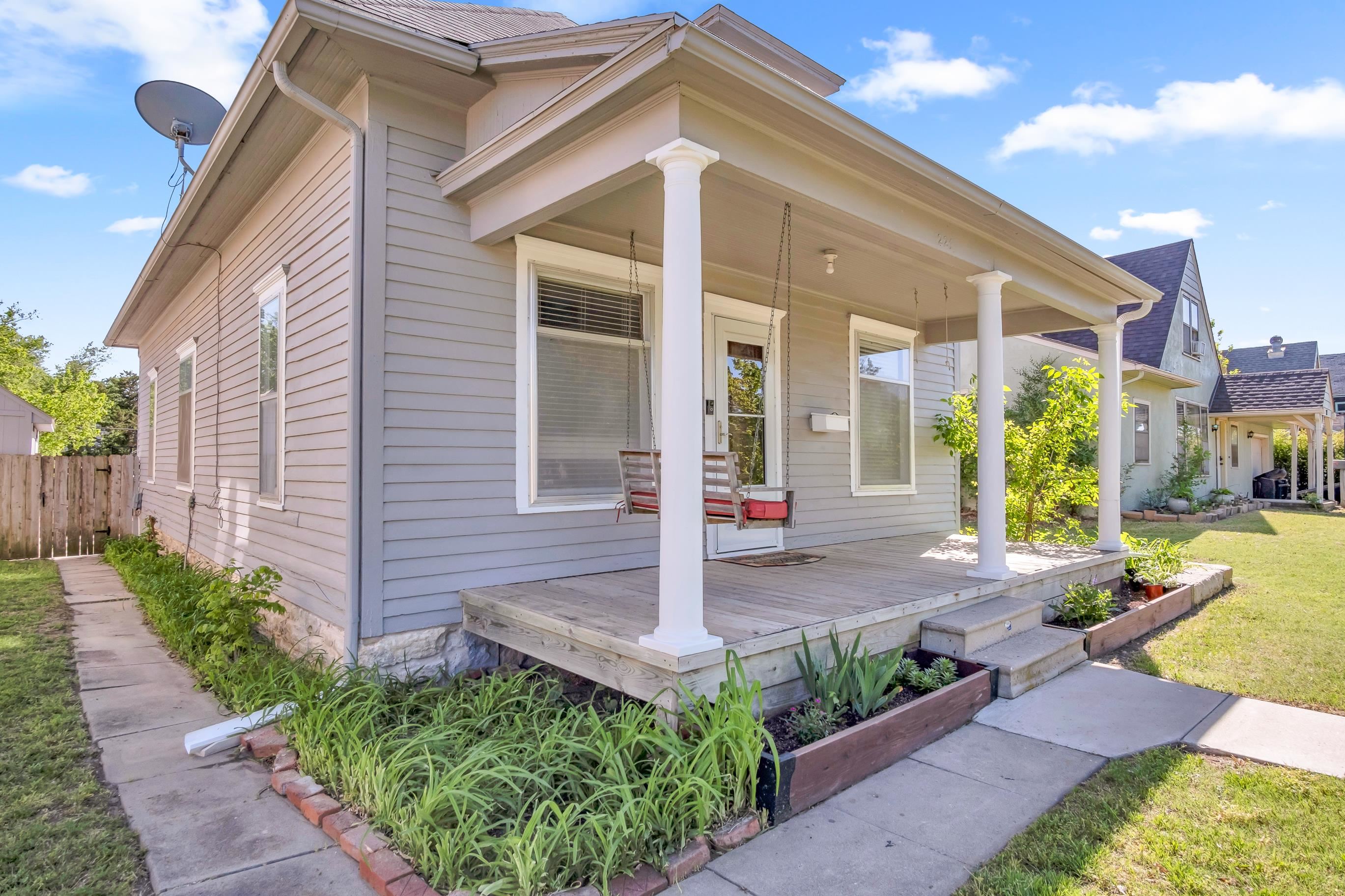 221 E 10th Newton KS 67114