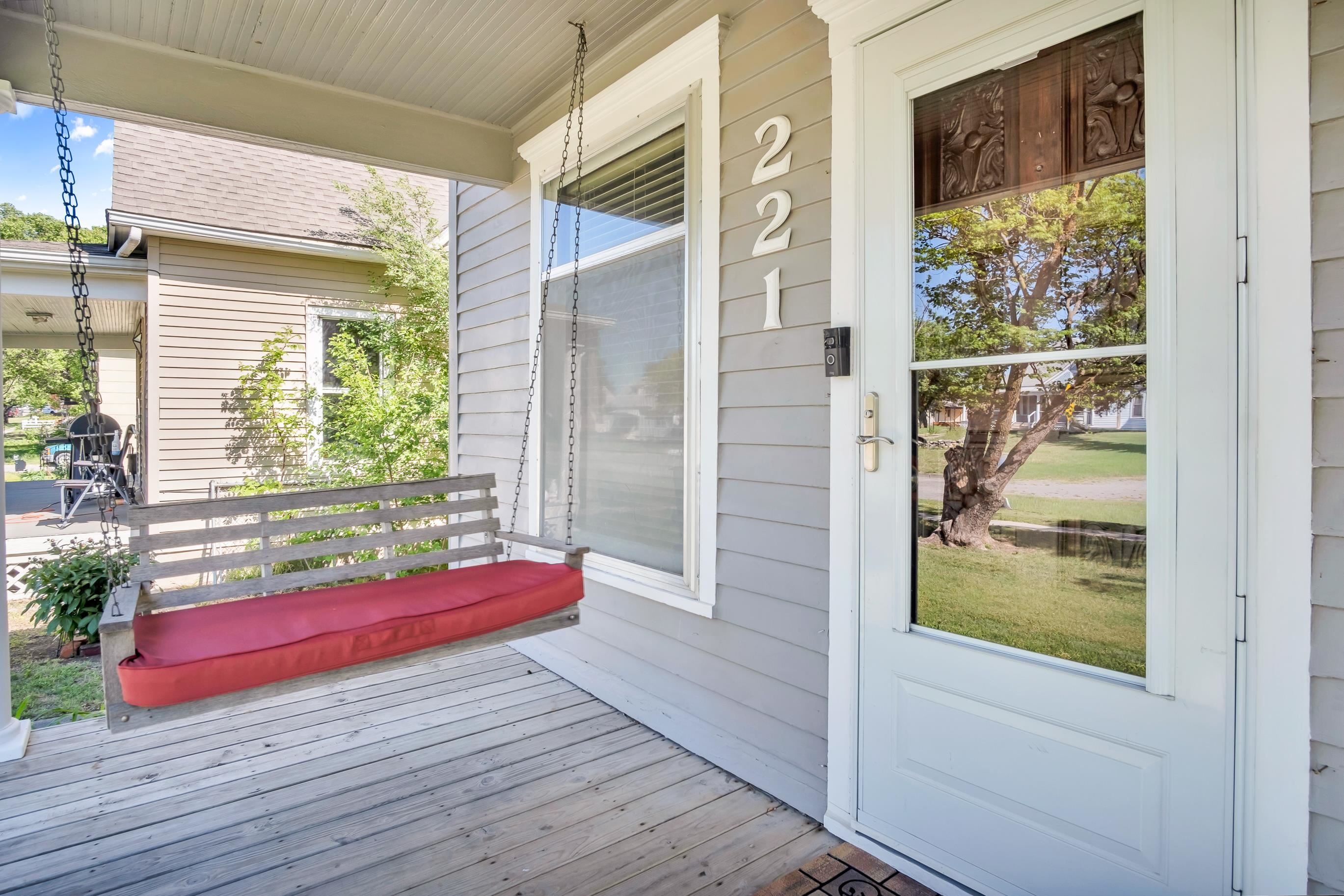 221 E 10th Newton KS 67114