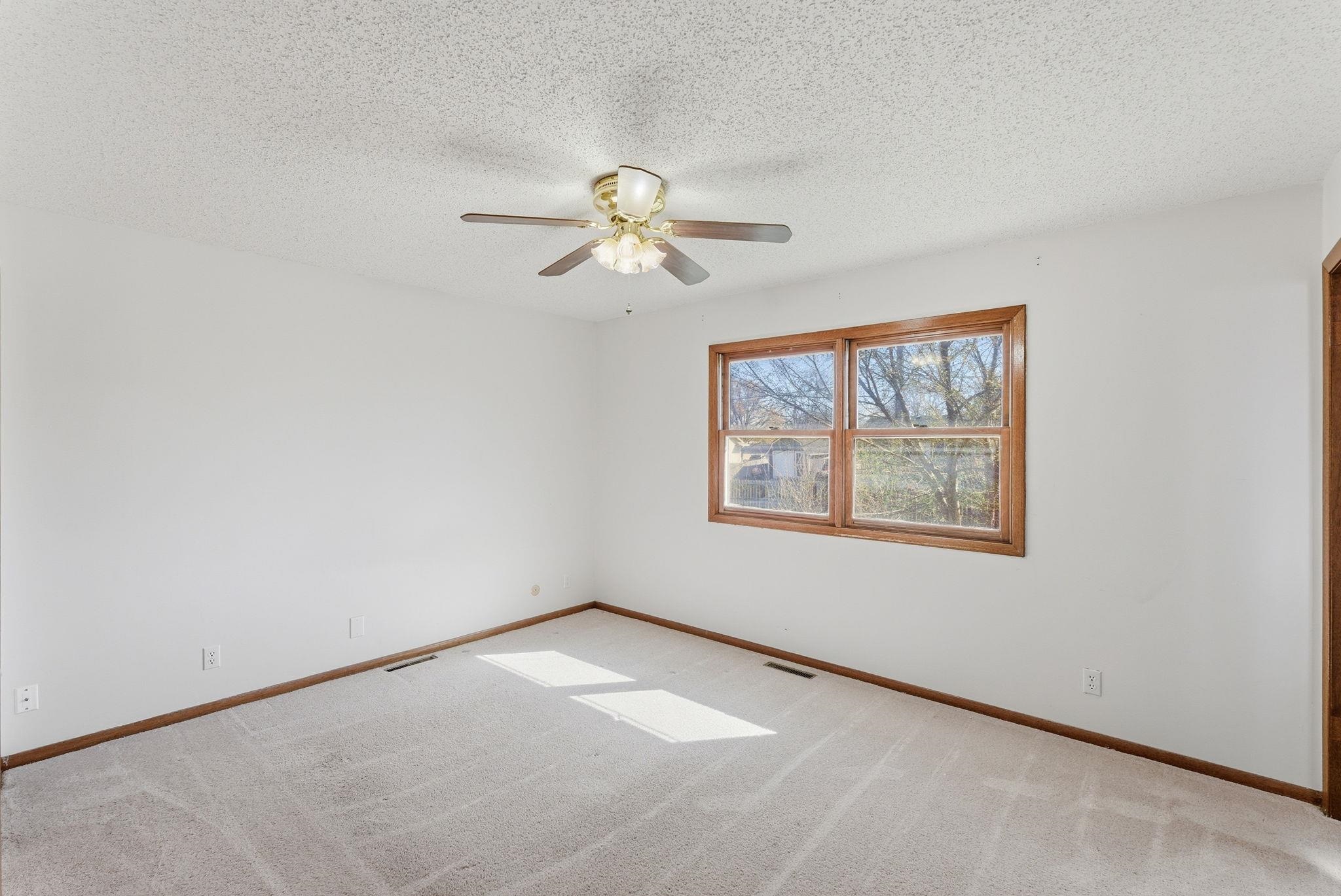 28 Harris Rose Hill KS 67133