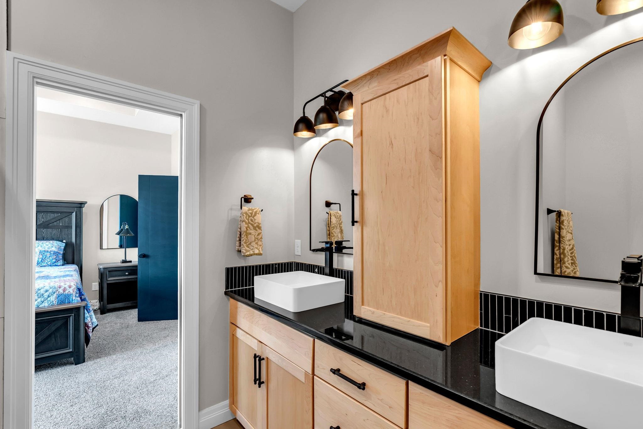 5237 N Cambridge Bel Aire KS 67226