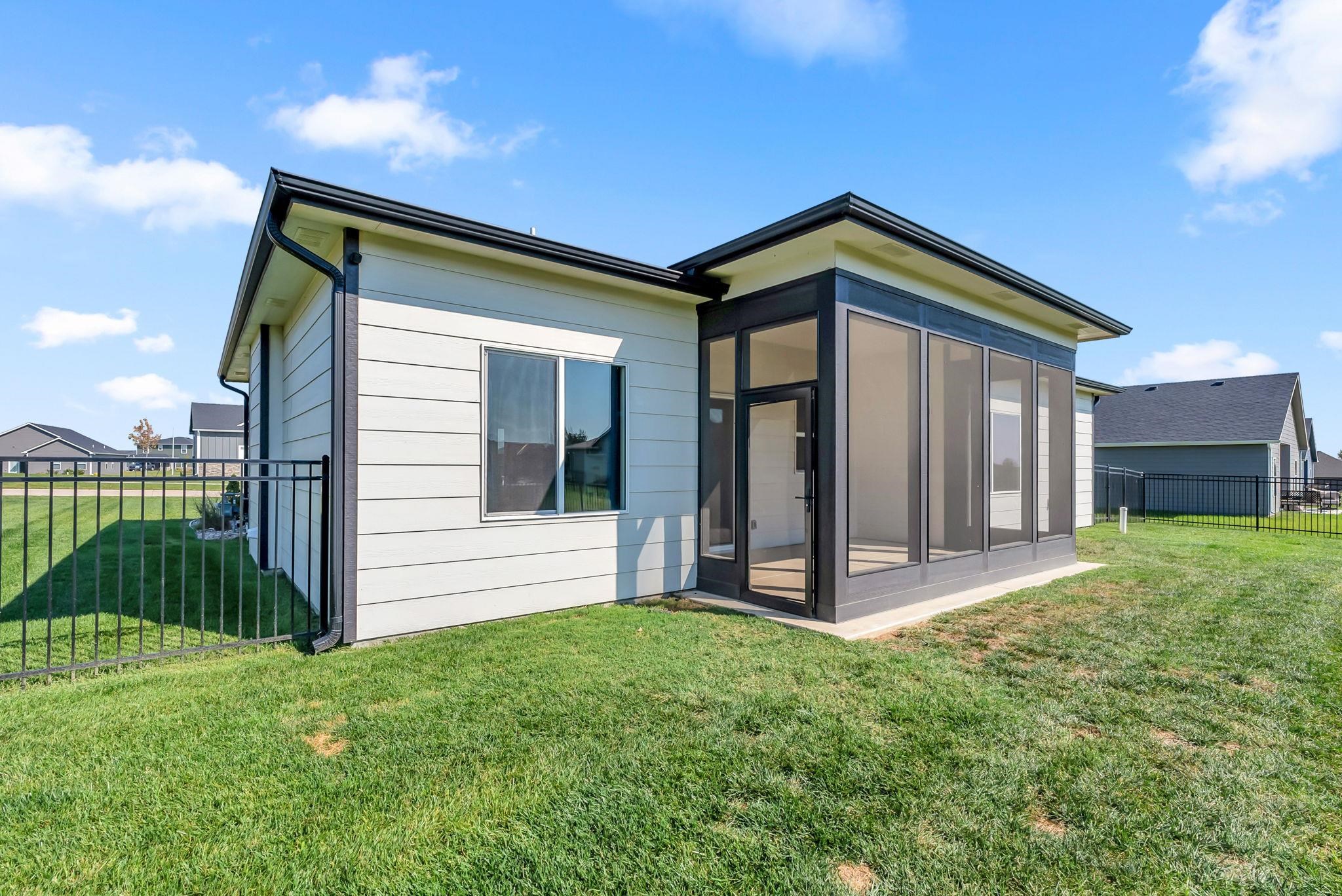 5237 N Cambridge Bel Aire KS 67226