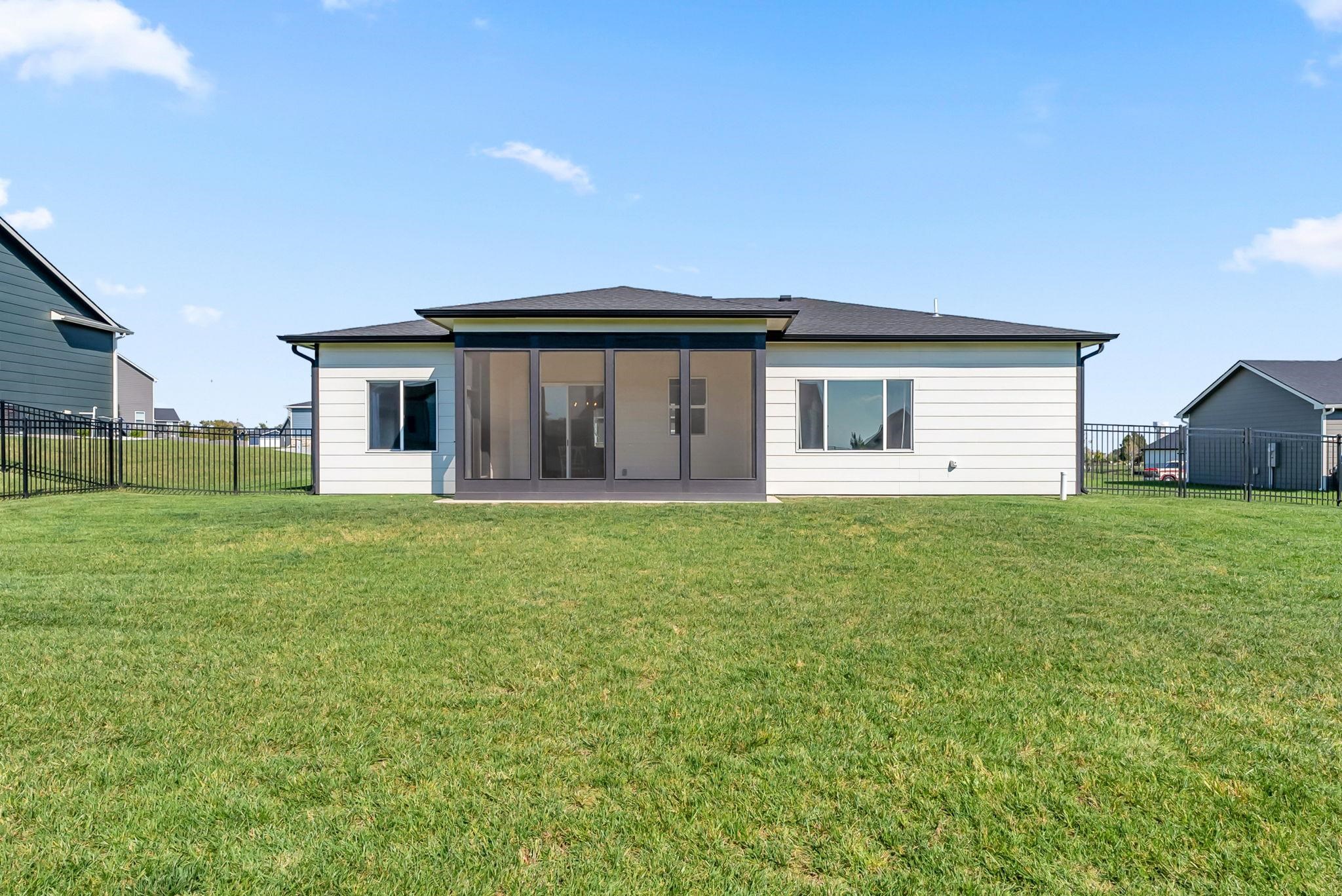 5237 N Cambridge Bel Aire KS 67226