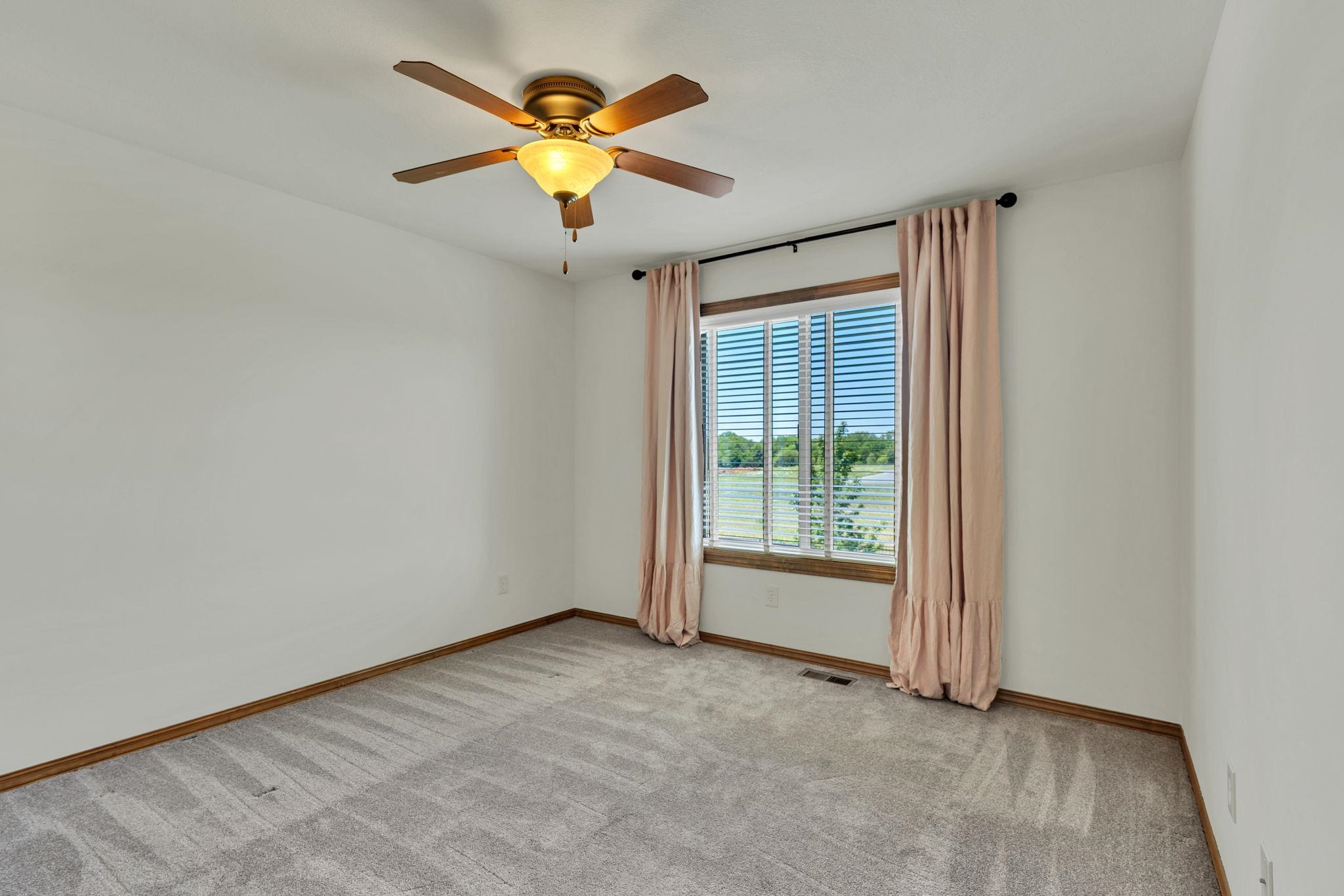 3045 Willow Creek Rose Hill KS 67133