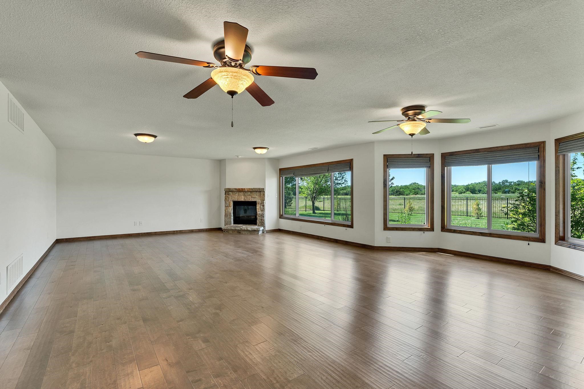 3045 Willow Creek Rose Hill KS 67133