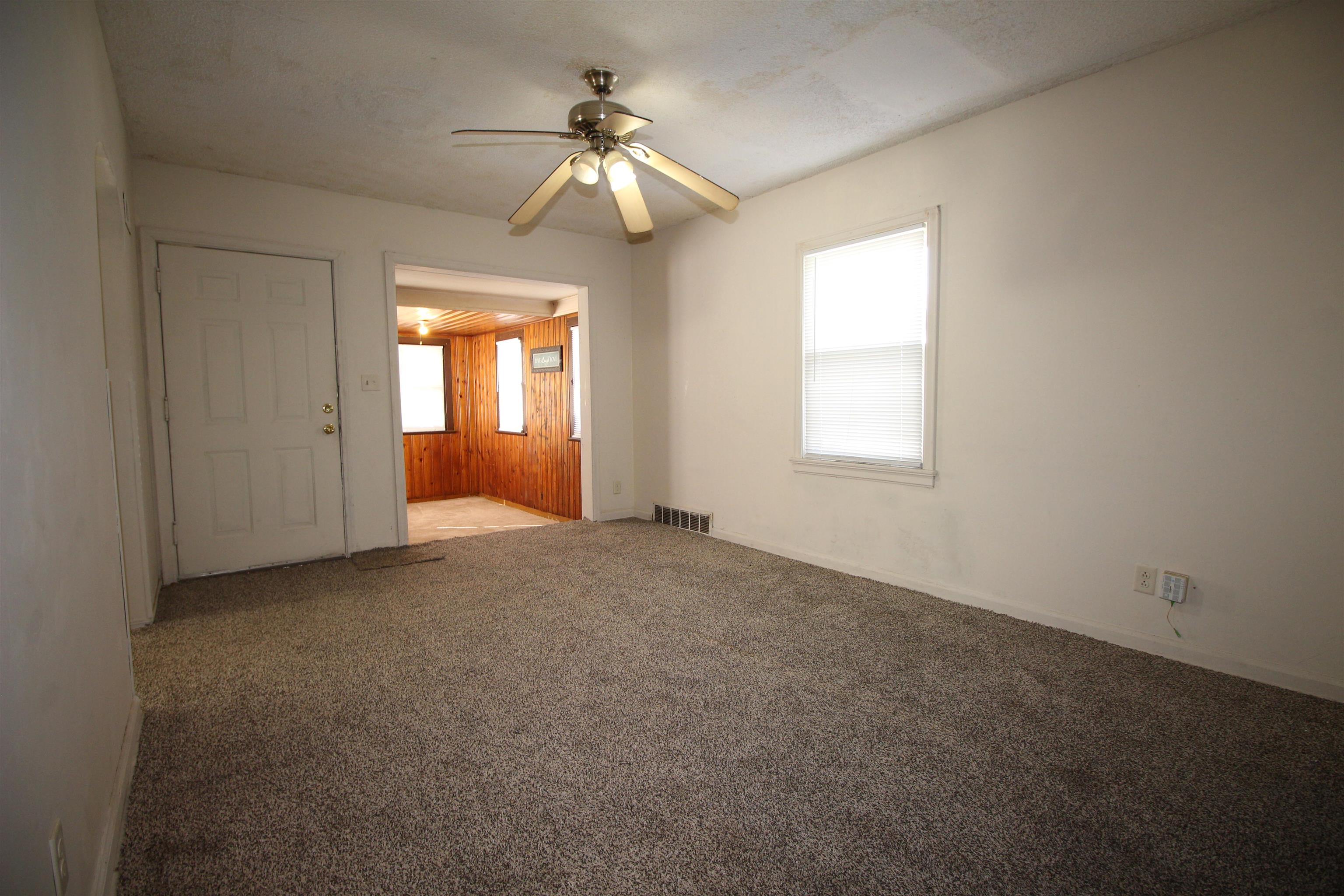 1652 S Washington Avenue Wichita KS 67211-4338