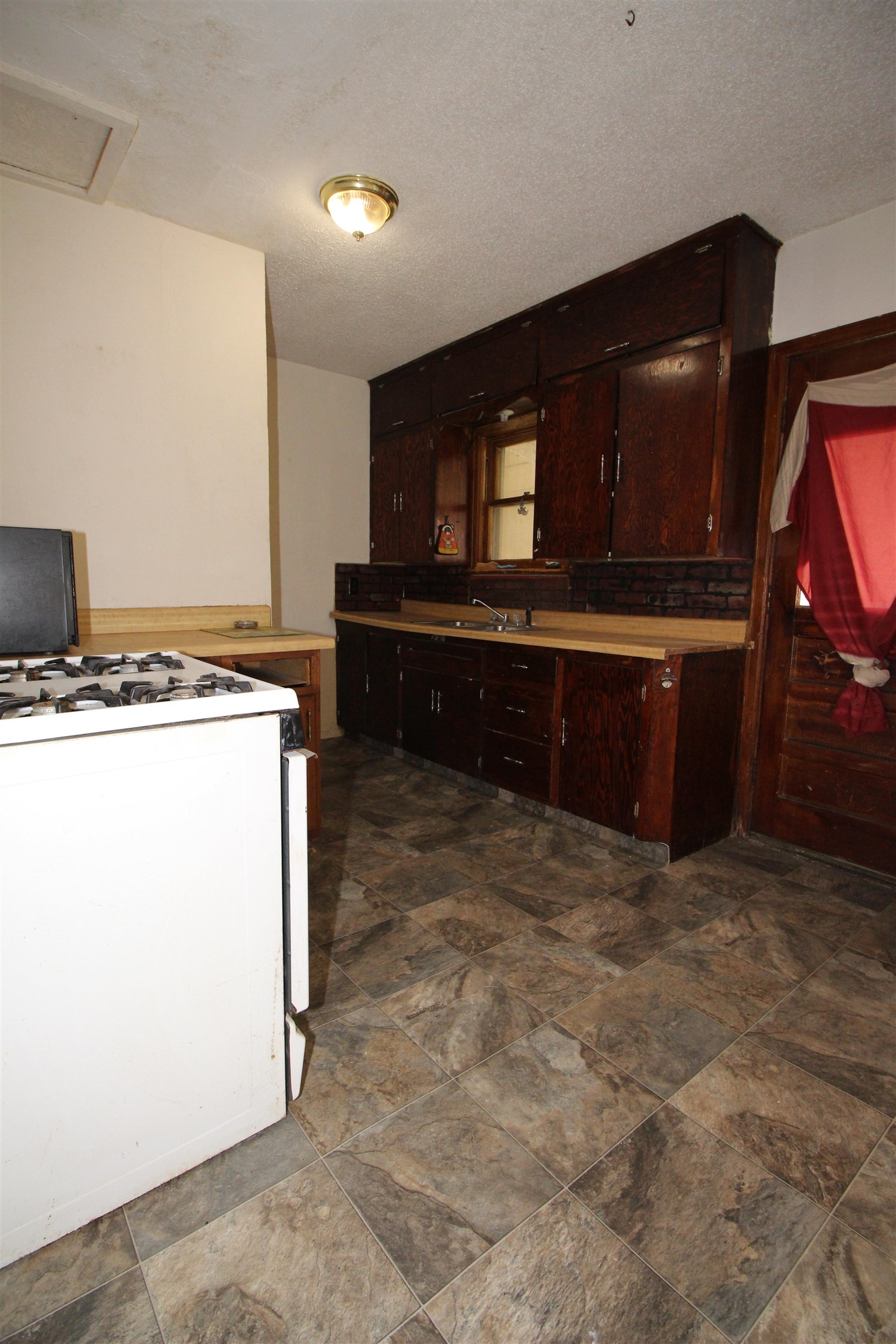 1652 S Washington Avenue Wichita KS 67211-4338
