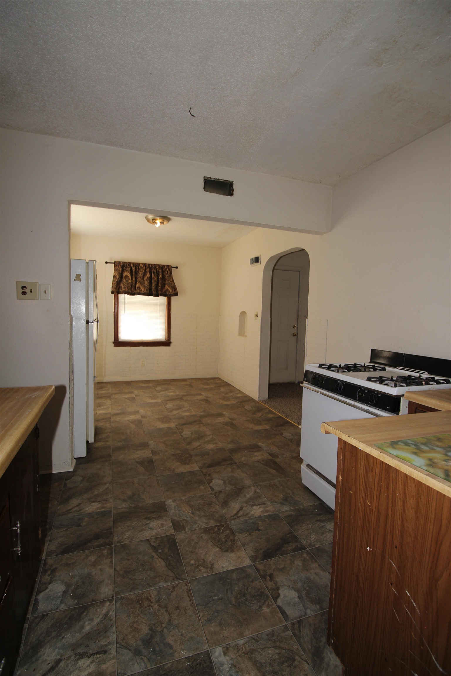 1652 S Washington Avenue Wichita KS 67211-4338