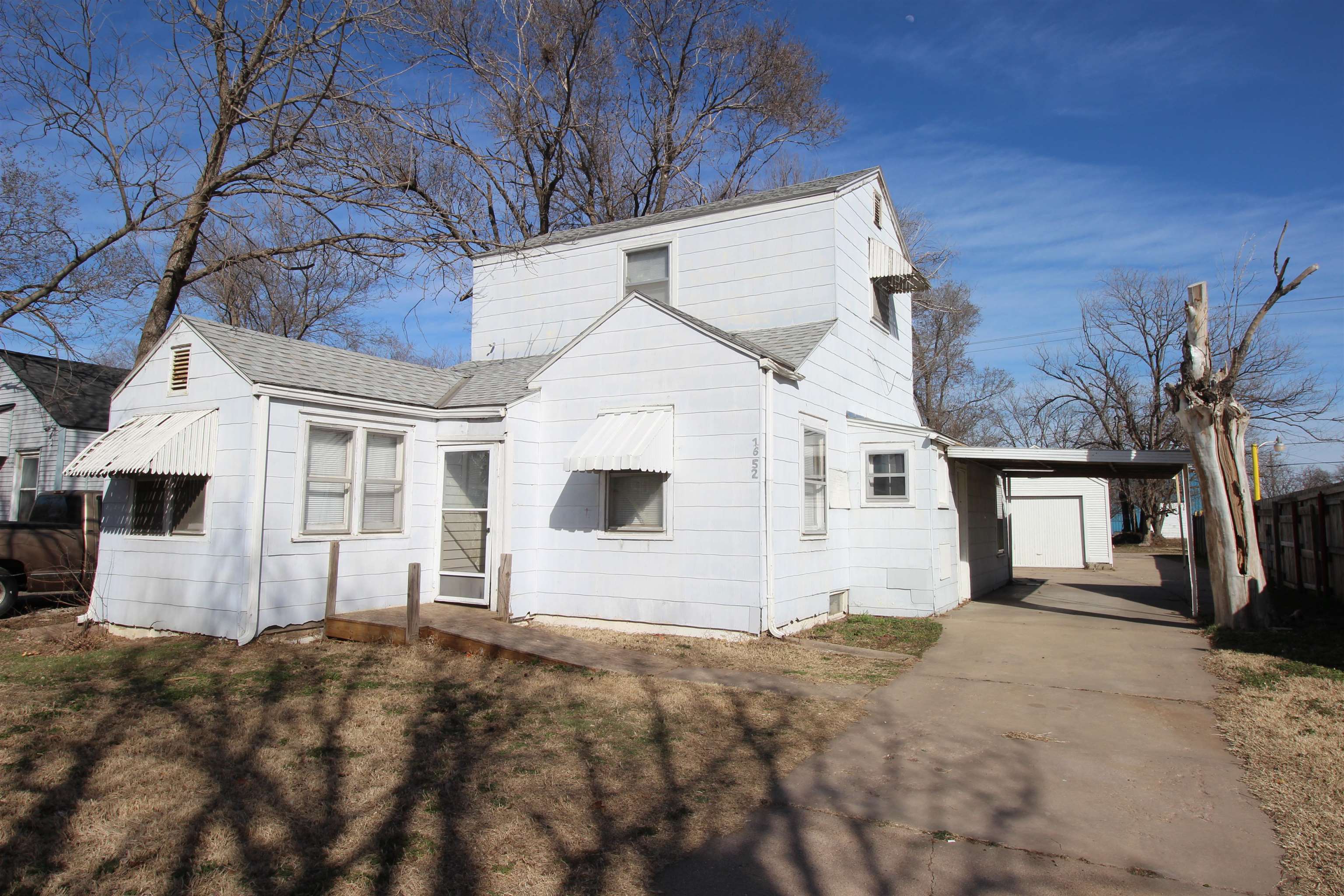 1652 S Washington Avenue Wichita KS 67211-4338