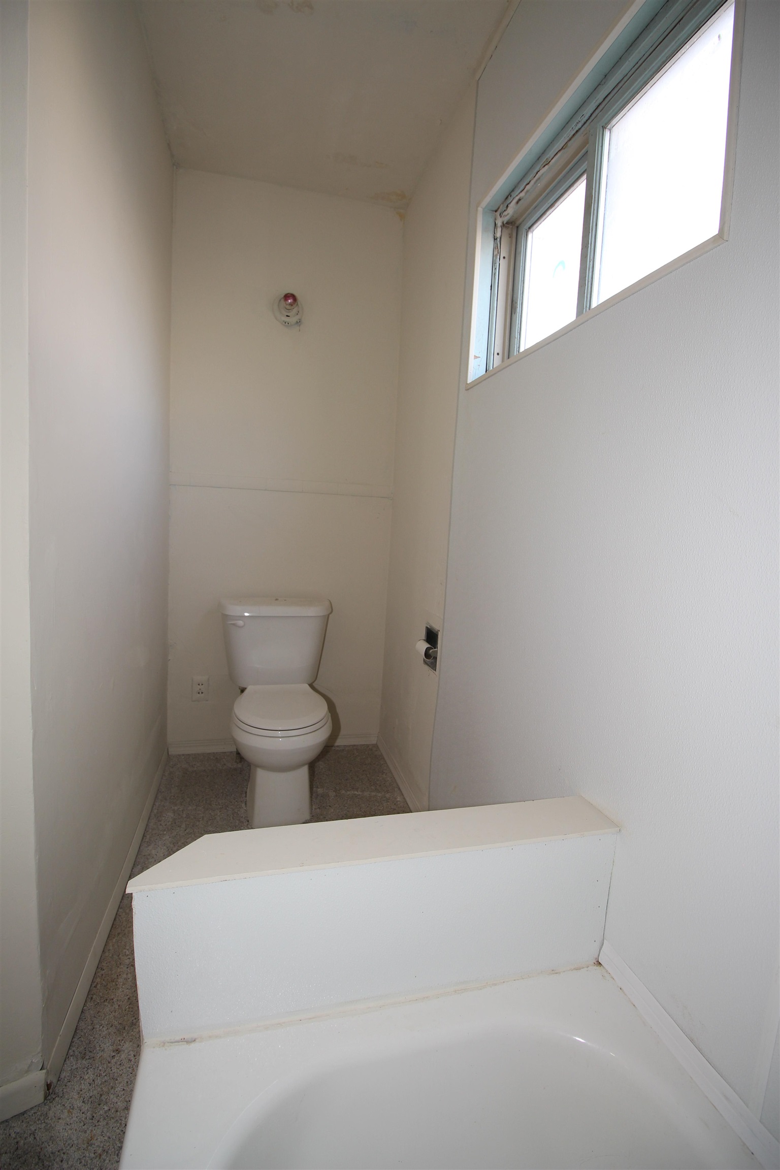 1652 S Washington Avenue Wichita KS 67211-4338