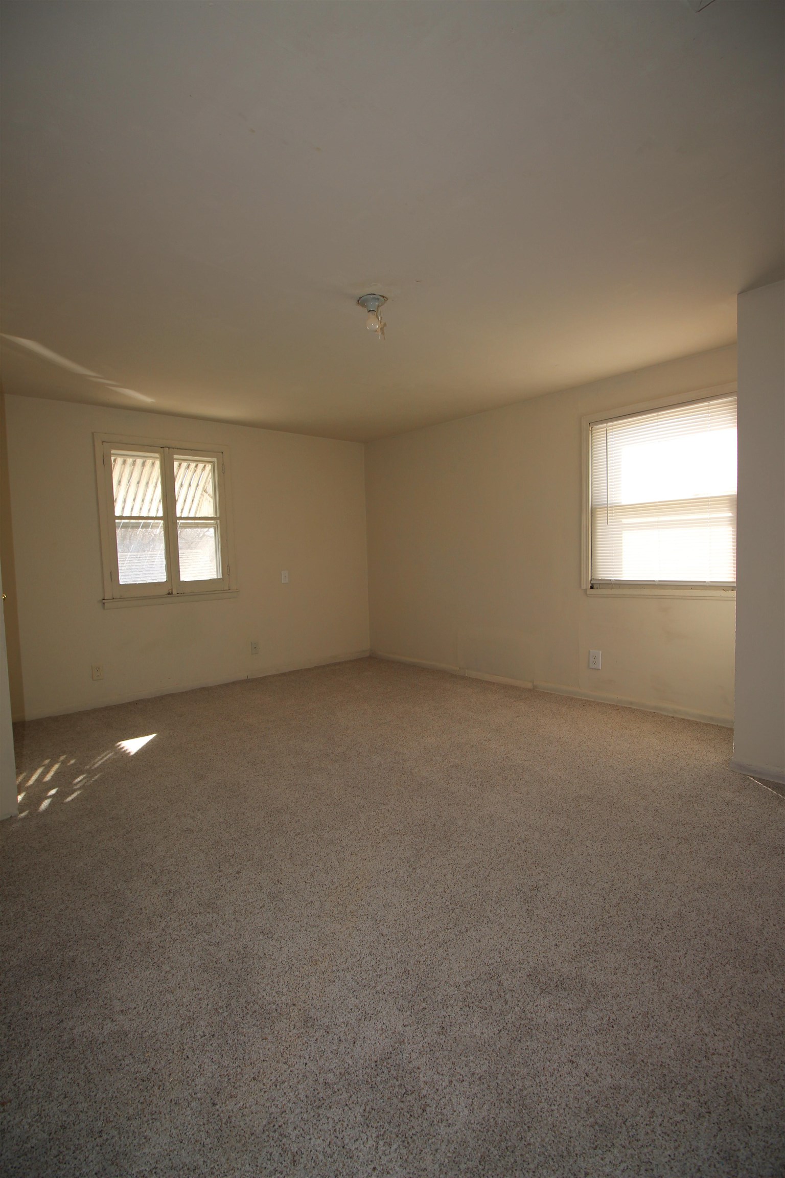 1652 S Washington Avenue Wichita KS 67211-4338