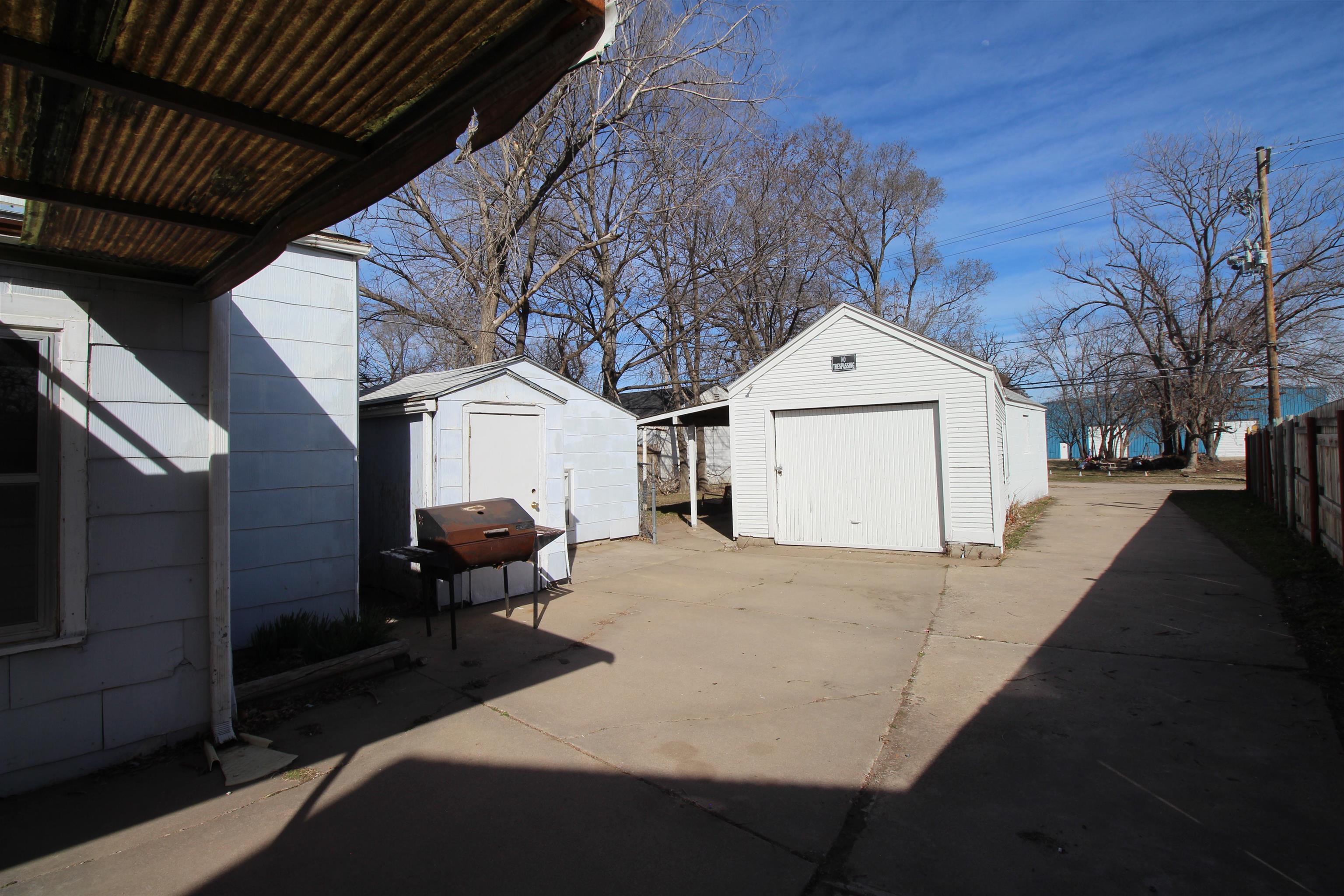 1652 S Washington Avenue Wichita KS 67211-4338