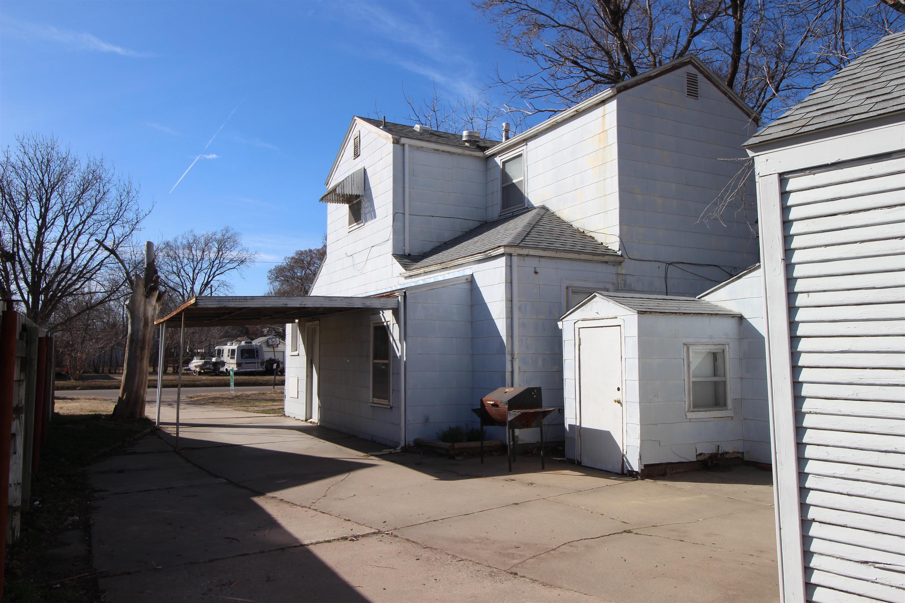 1652 S Washington Avenue Wichita KS 67211-4338