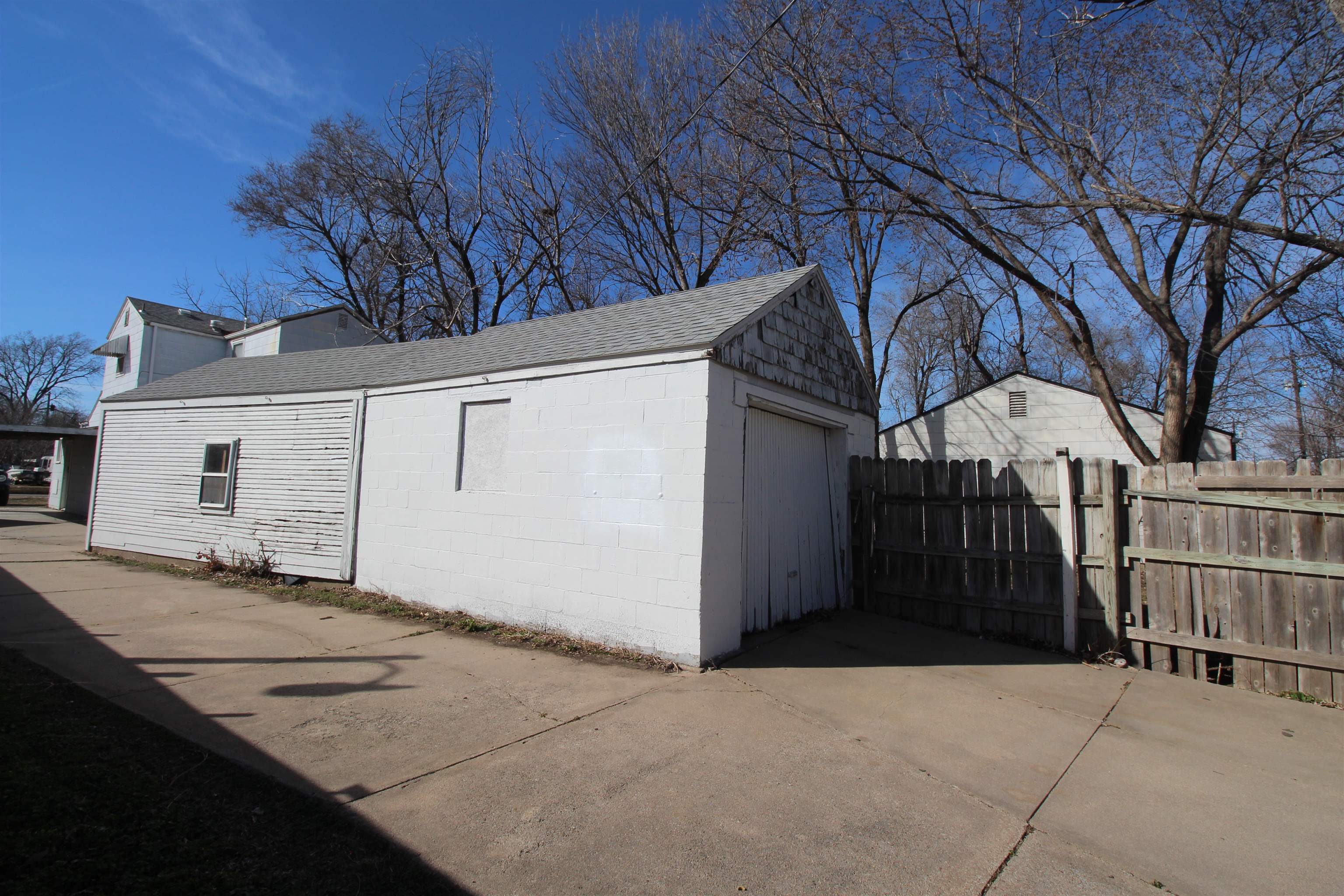 1652 S Washington Avenue Wichita KS 67211-4338