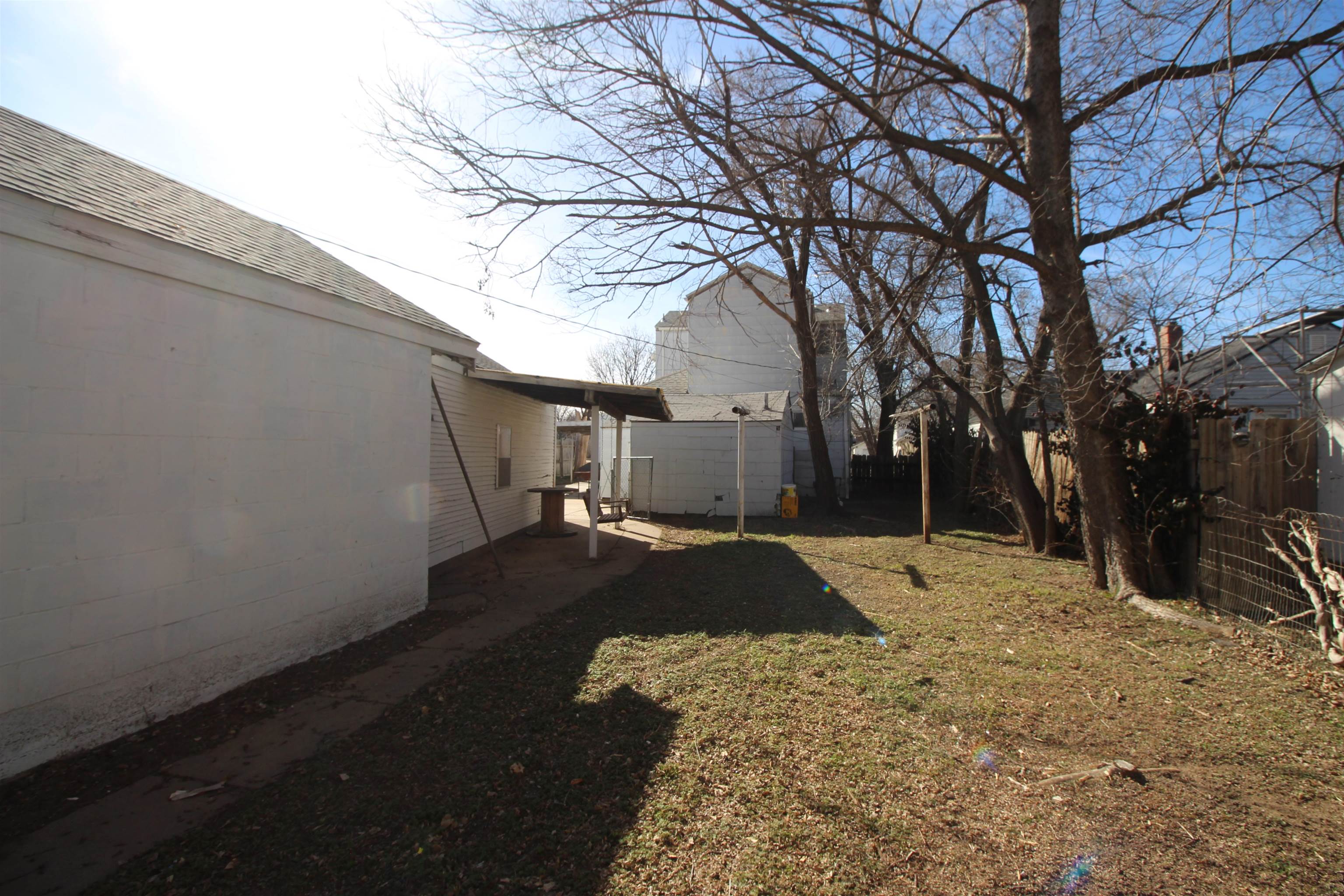 1652 S Washington Avenue Wichita KS 67211-4338