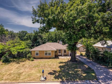 111 N Park Street Winfield KS 67156